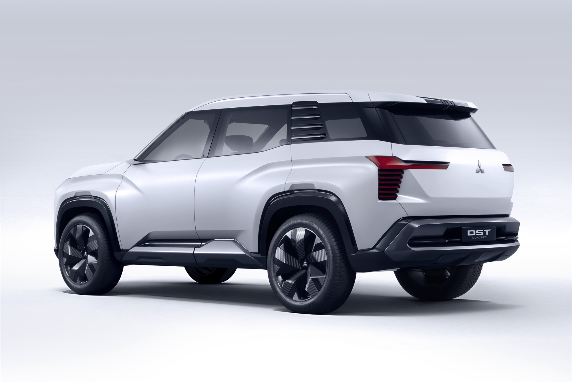 Mitsubishi DST Concept ra mắt Việt Nam: Mẫu xe 7 chỗ mới dễ thay thế Outlander, nhiều điểm giống Xforce, có ADAS- Ảnh 6.