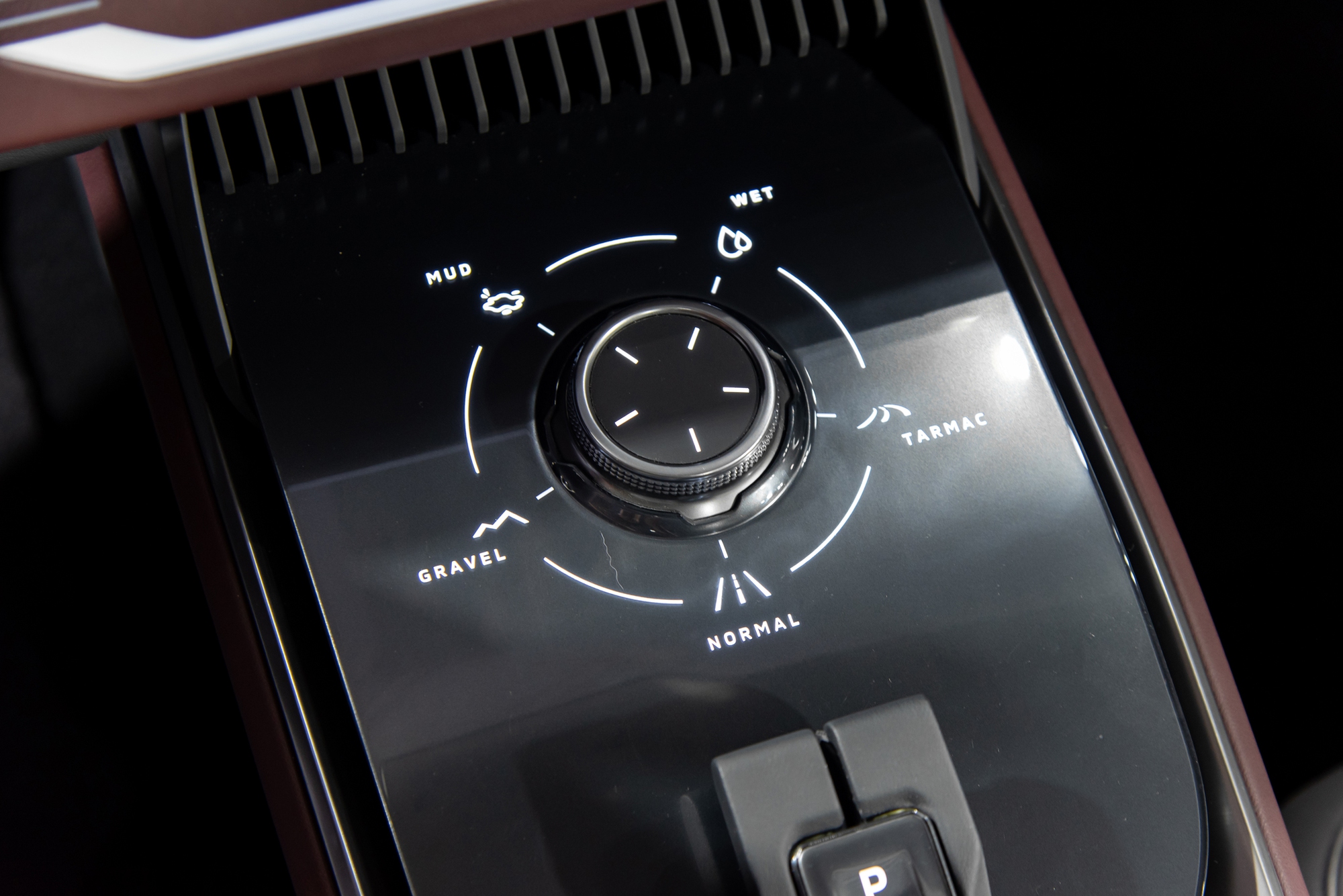 Xem thực tế Mitsubishi DST Concept ngoài đời thực: Hàng 3 cực rộng, có ADAS, nhiều điểm giống Xforce đang bán chạy- Ảnh 16.