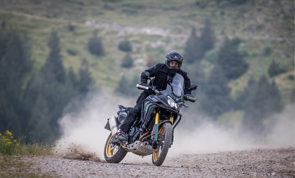 Sao chép thiết kế của nhà Honda, nhưng mẫu xe này có thể đi được 1.000 km khi đổ đầy bình- Ảnh 3.