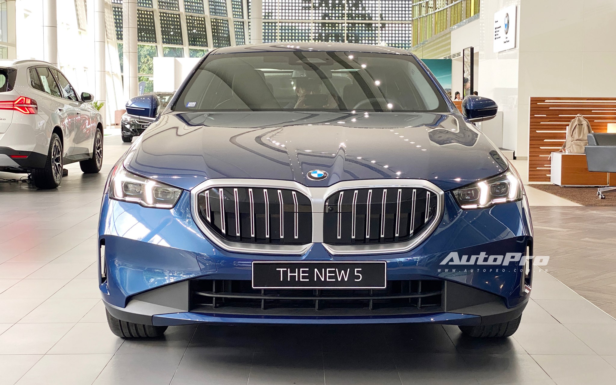 Bỏ qua bộ mâm bị CĐM 'mổ xẻ' nhiều, BMW 520i giá 2,589 tỷ đồng có nhiều 'option' rất xịn: ADAS, camera 360 chỉ là một phần- Ảnh 17.