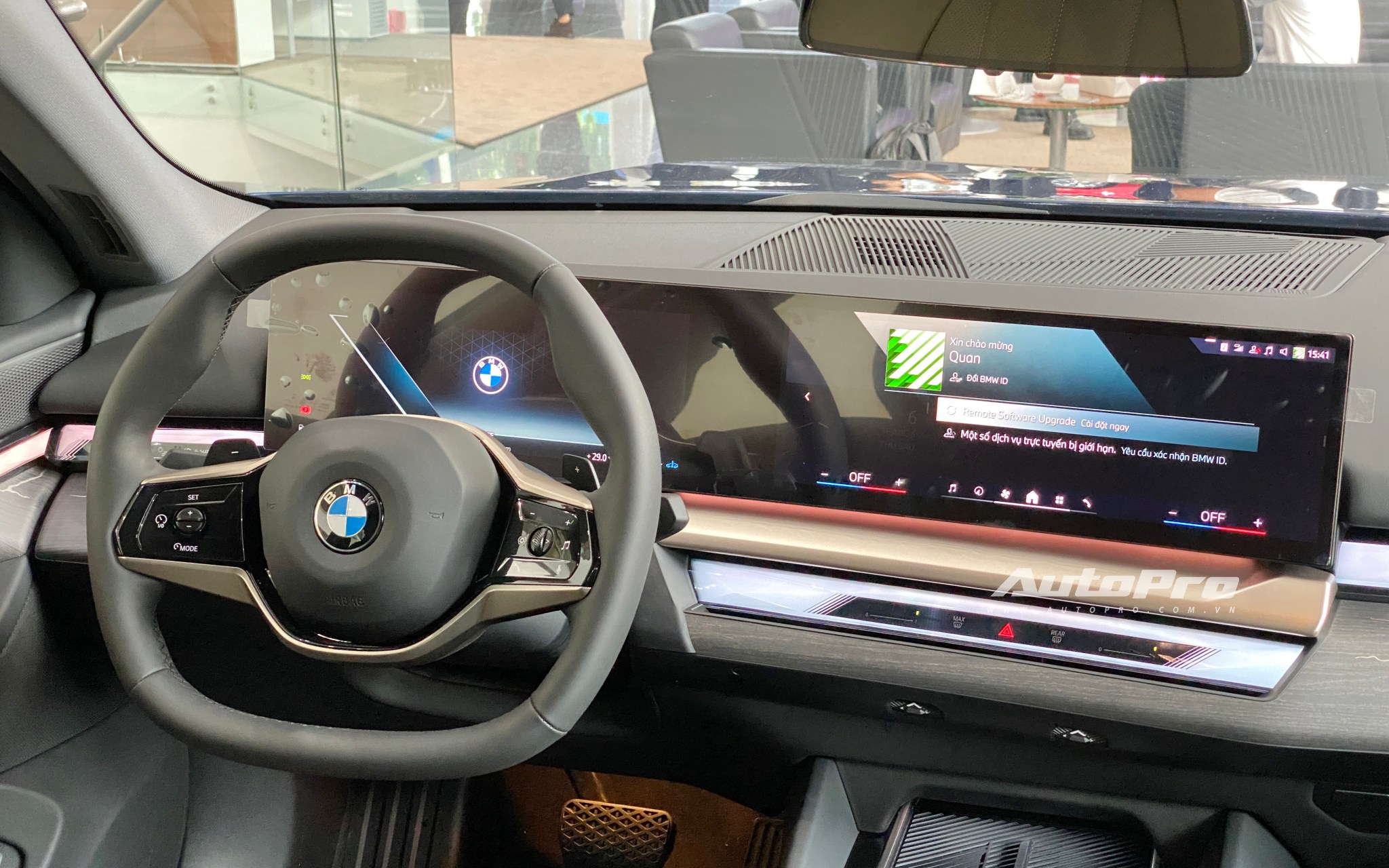 Bỏ qua bộ mâm bị CĐM 'mổ xẻ' nhiều, BMW 520i giá 2,589 tỷ đồng có nhiều 'option' rất xịn: ADAS, camera 360 chỉ là một phần- Ảnh 18.