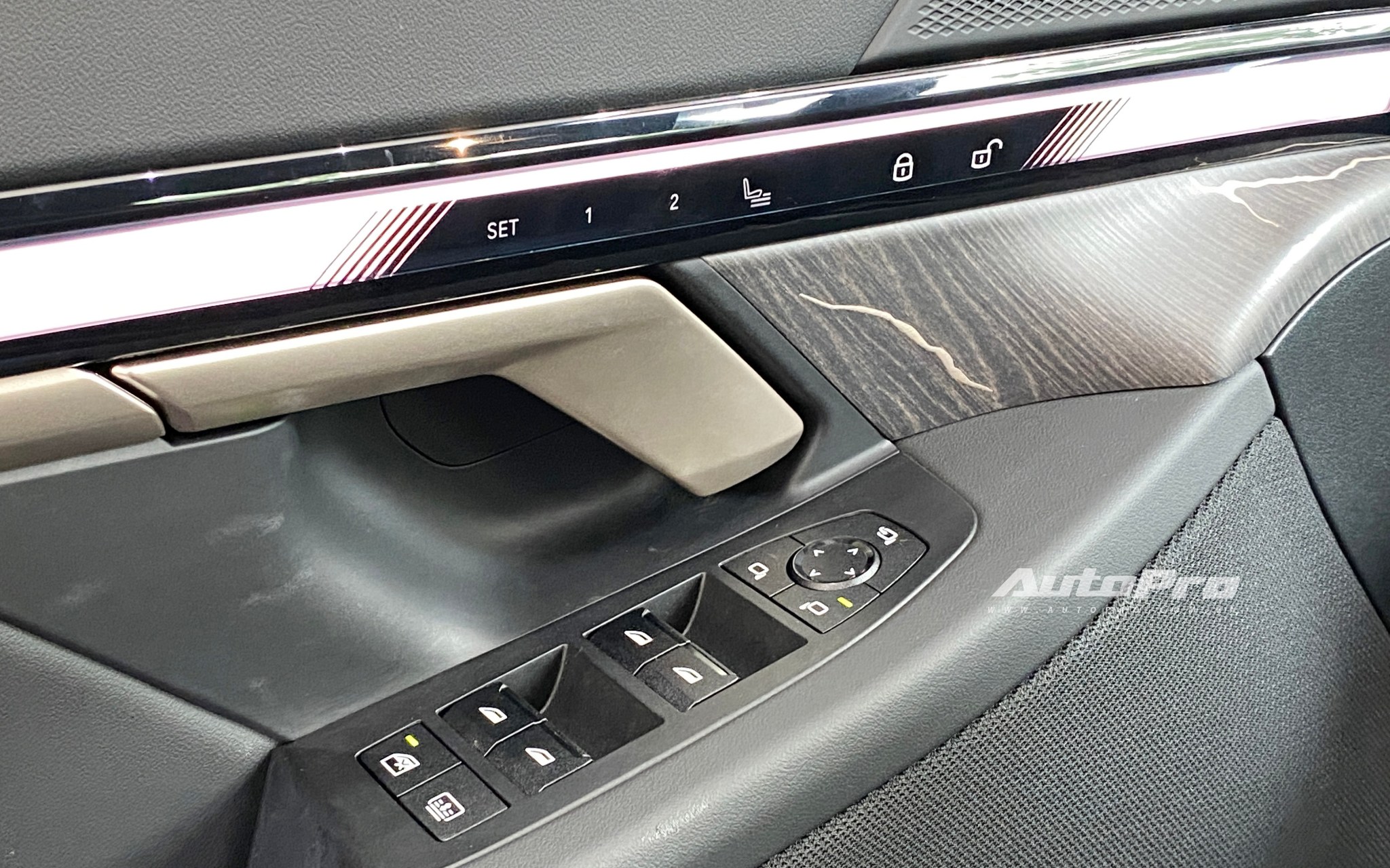 Bỏ qua bộ mâm bị CĐM 'mổ xẻ' nhiều, BMW 520i giá 2,589 tỷ đồng có nhiều 'option' rất xịn: ADAS, camera 360 chỉ là một phần- Ảnh 12.