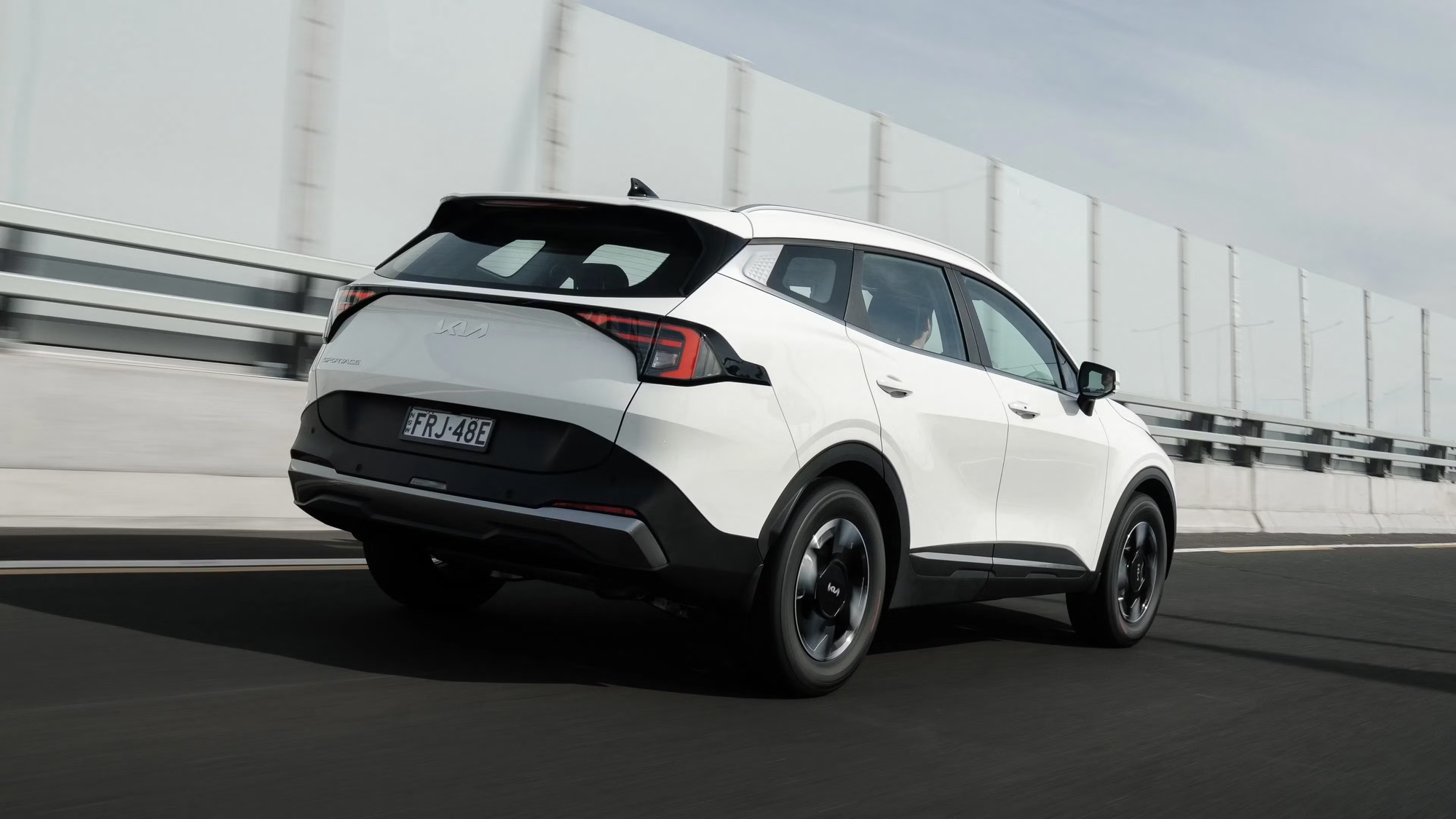 Một bản Kia Sportage máy xăng trước nguy cơ khai tử tại một thị trường, nguyên nhân có thể khiến người Việt đồng cảm- Ảnh 4. Một bản Kia Sportage máy xăng trước nguy cơ khai tử tại một thị trường, nguyên nhân có thể khiến người Việt đồng cảm- Ảnh 4.
