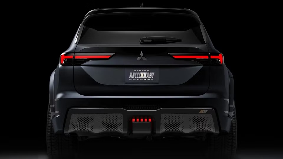 Mitsubishi Outlander bản hiệu suất cao này mà về Việt Nam thì dễ hot: Mâm lớn, phanh to, có chi tiết kiểu xe đua F1- Ảnh 7.