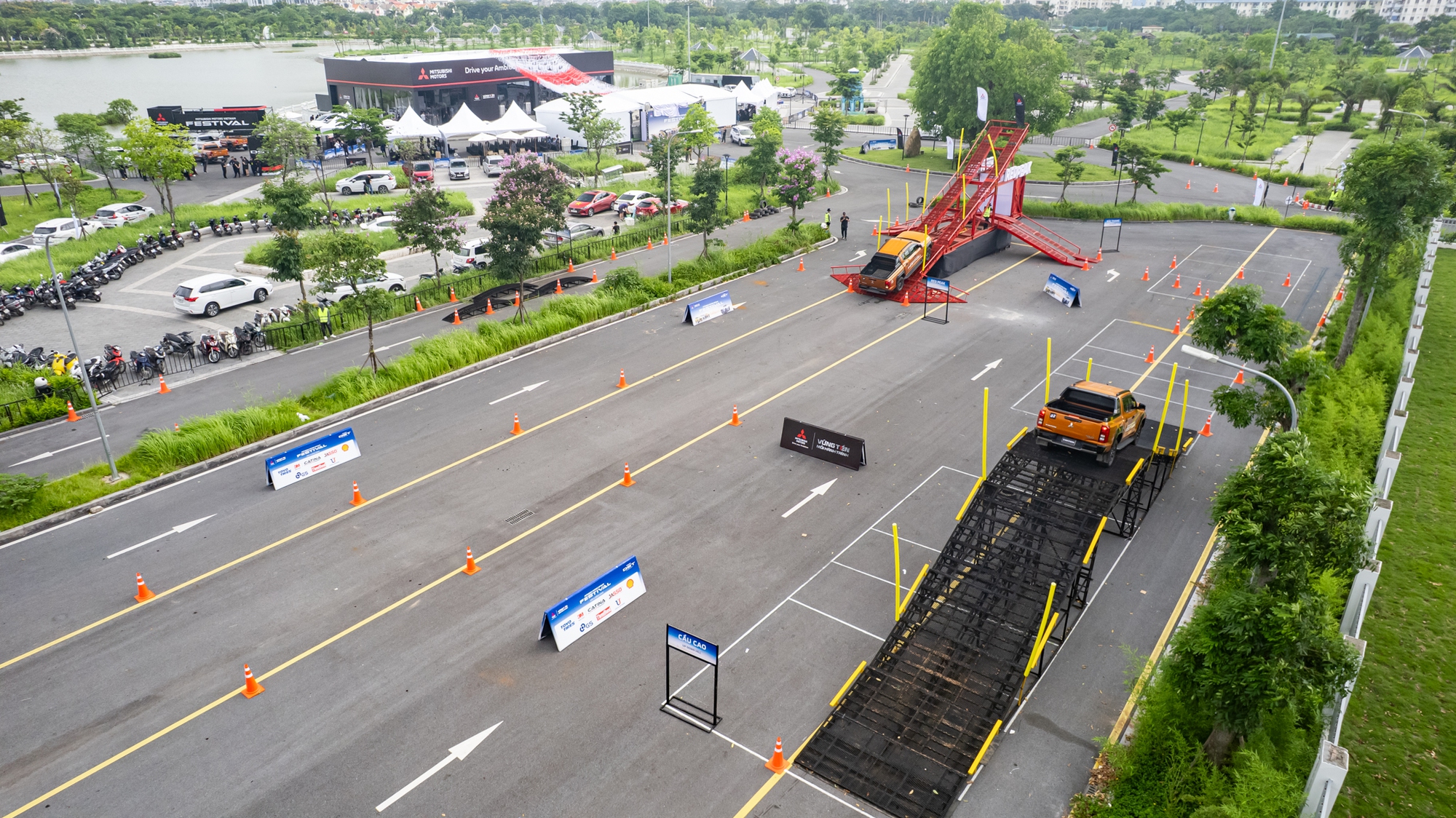 Vắt sức Mitsubishi Xforce leo dốc cao 8 mét và loạt bài thử ra trò, lại còn free tại Hà Nội- Ảnh 31. Vắt sức Mitsubishi Xforce leo dốc cao 8 mét và loạt bài thử ra trò, lại còn free tại Hà Nội- Ảnh 31.