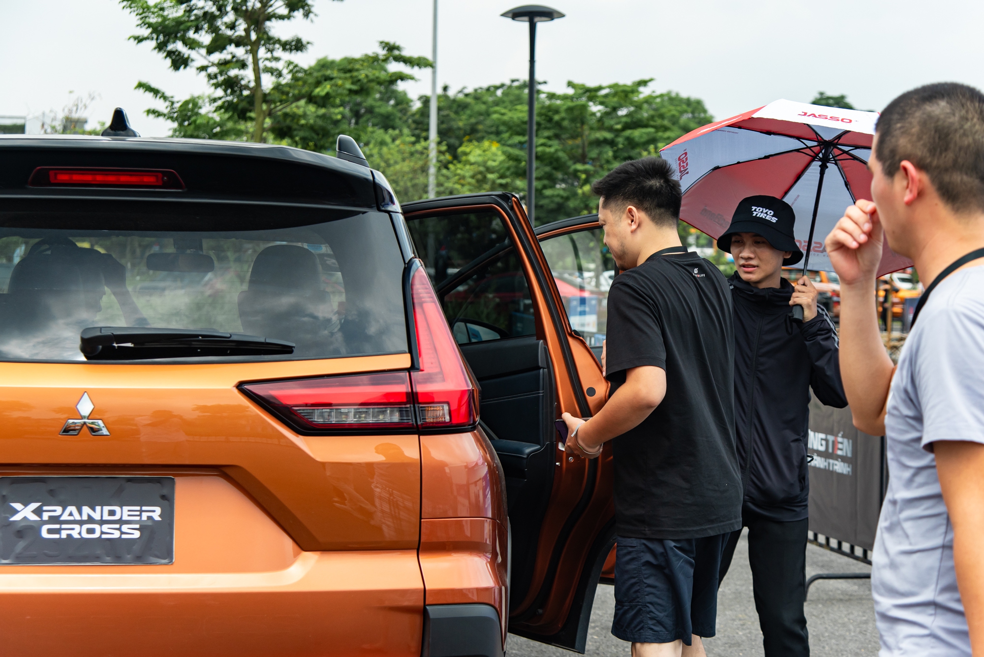 Vắt sức Mitsubishi Xforce leo dốc cao 8 mét và loạt bài thử ra trò, lại còn free tại Hà Nội- Ảnh 10. Vắt sức Mitsubishi Xforce leo dốc cao 8 mét và loạt bài thử ra trò, lại còn free tại Hà Nội- Ảnh 10.
