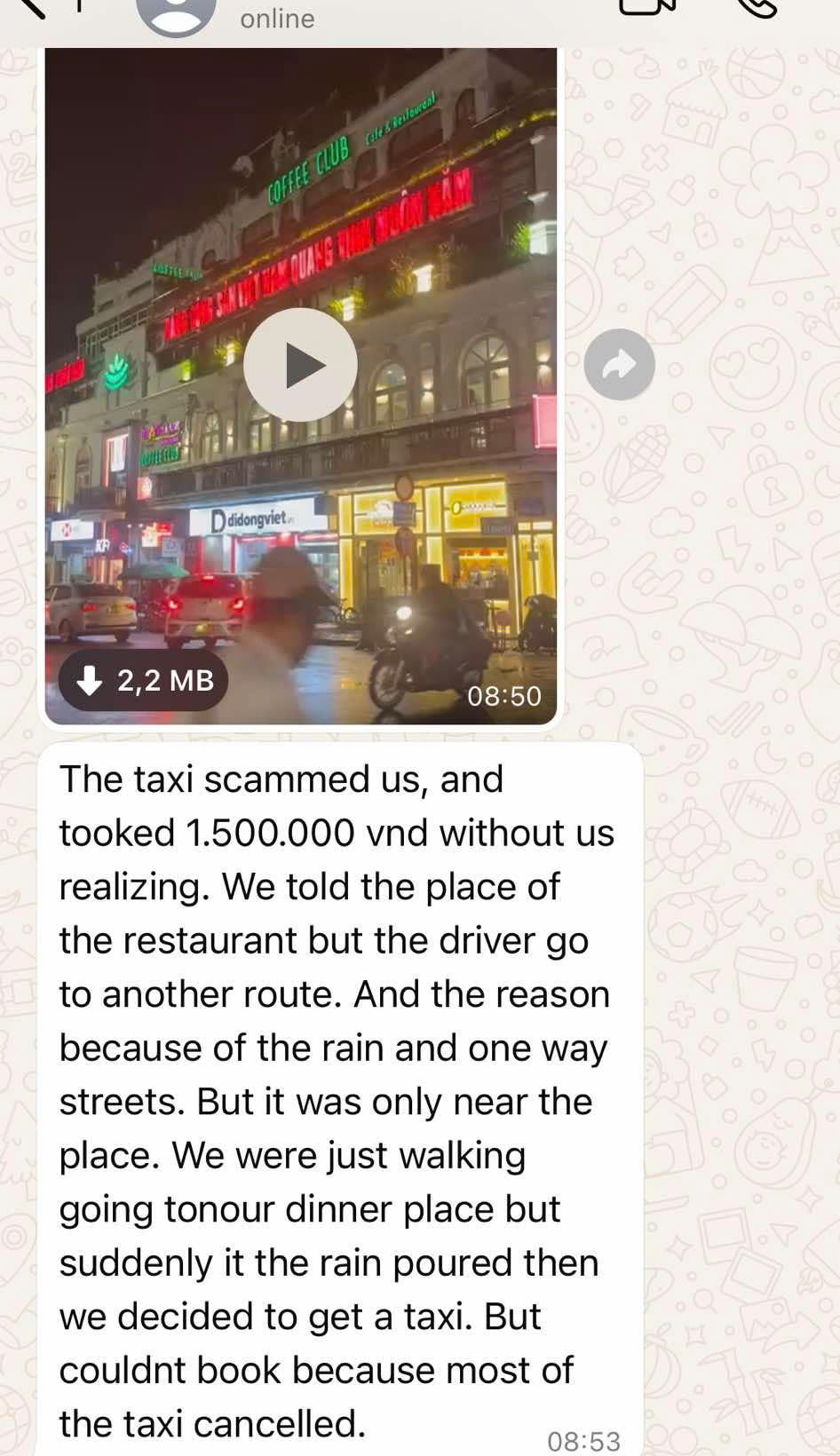 Đoàn du khách tố bị tài xế taxi "chặt chém" 1,5 triệu đồng cho đoạn đường chỉ vài trăm mét gần hồ Hoàn Kiếm- Ảnh 1. Đoàn du khách tố bị tài xế taxi "chặt chém" 1,5 triệu đồng cho đoạn đường chỉ vài trăm mét gần hồ Hoàn Kiếm- Ảnh 1.