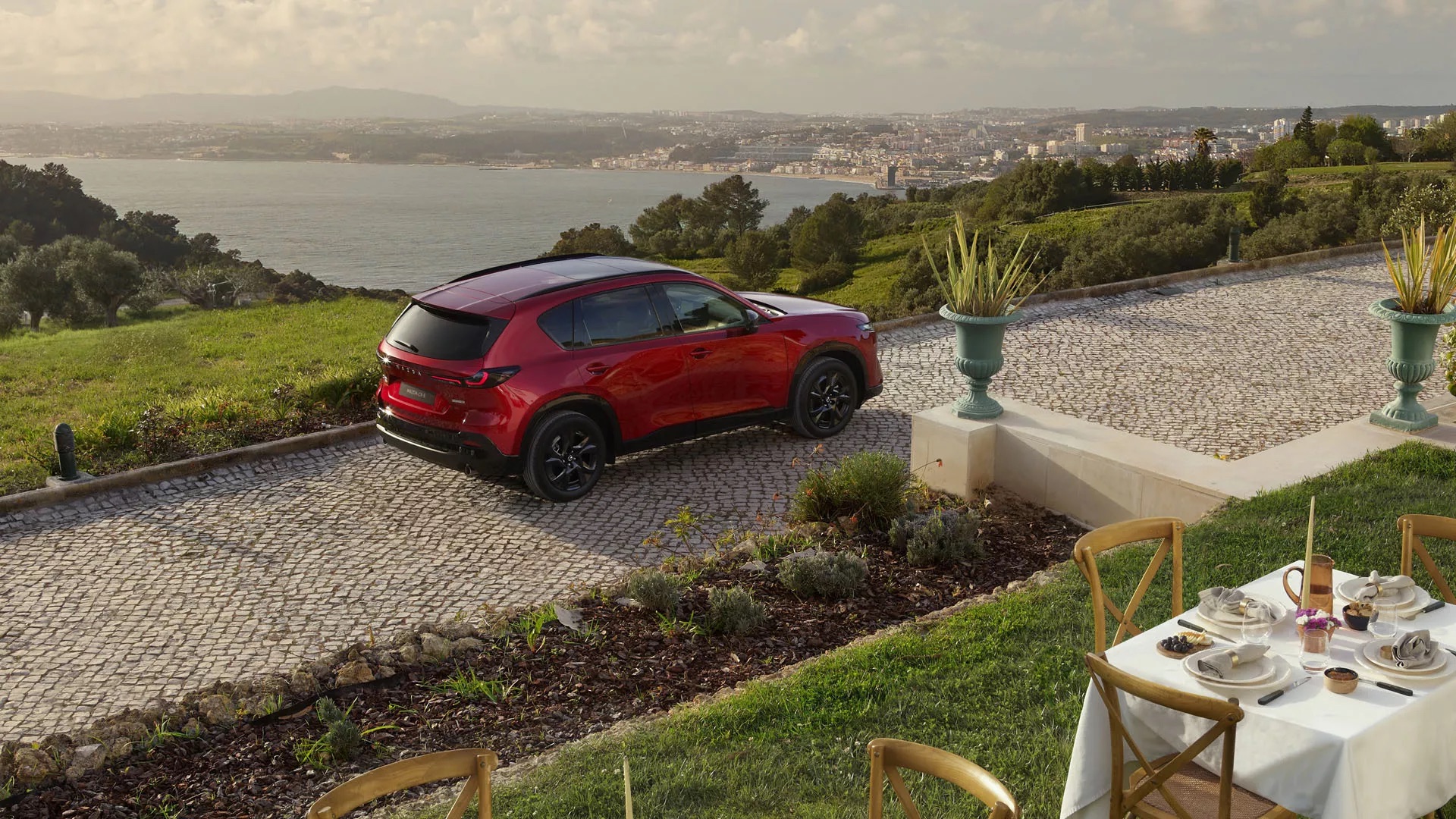Mazda CX-5 2025 ra mắt: Nội thất mới hoàn toàn, màn hình lớn, ít phím bấm, 'úp mở' bản hybrid gây bất ngờ- Ảnh 8.
