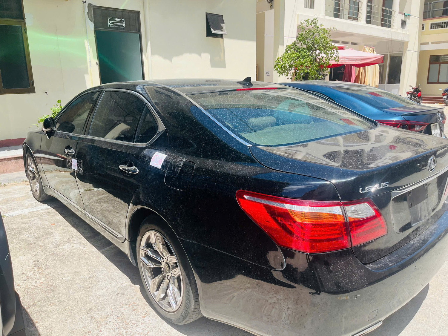 Phát hiện xe Lexus LS460 không giấy tờ hợp pháp tại Gia Lai- Ảnh 1. Phát hiện xe Lexus LS460 không giấy tờ hợp pháp tại Gia Lai- Ảnh 1.