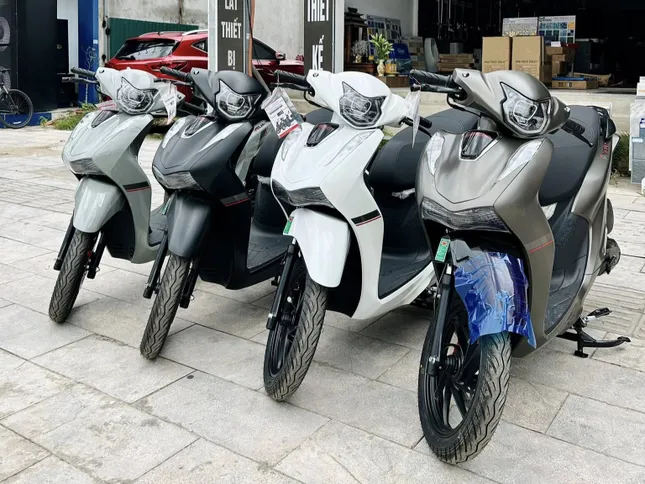 Xe ga lai giữa Honda Vision và SH- Ảnh 1. Xe ga lai giữa Honda Vision và SH- Ảnh 1.