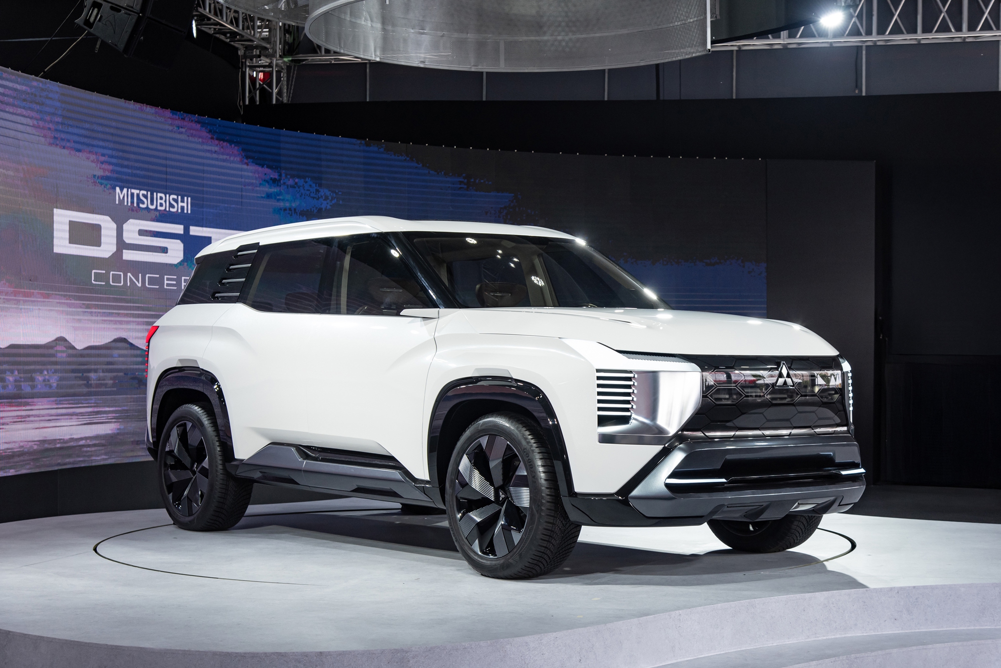Mitsubishi Destinator chốt ra mắt ngày 17/7: Bản thương mại của DST Concept, dễ thành hàng hot khi về Việt Nam- Ảnh 3. Mitsubishi Destinator chốt ra mắt ngày 17/7: Bản thương mại của DST Concept, dễ thành hàng hot khi về Việt Nam- Ảnh 3.