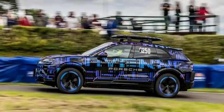 Porsche Cayenne EV lập kỷ lục, phô diễn sức mạnh trước ngày ra mắt- Ảnh 2. Porsche Cayenne EV lập kỷ lục, phô diễn sức mạnh trước ngày ra mắt- Ảnh 2.
