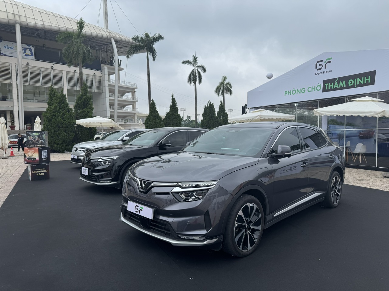 VinFast làm sự kiện quy mô khủng ở Hà Nội: Trưng bày Limo Green đang hot, drift VF 3, lái thử sa hình, thu đổi xe cũ tại chỗ- Ảnh 8.