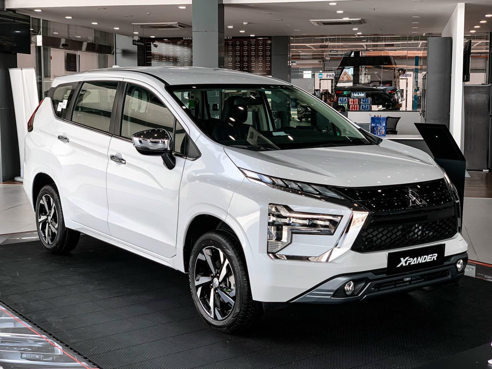 Xe xăng bán chạy nhất nửa đầu 2025 gọi tên Xpander, Ford có tất sản phẩm lọt top trên 5.000 chiếc- Ảnh 4. Xe xăng bán chạy nhất nửa đầu 2025 gọi tên Xpander, Ford có tất sản phẩm lọt top trên 5.000 chiếc- Ảnh 4.
