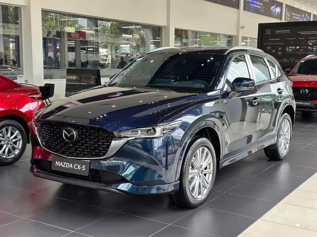 Bán 1.500 xe trong tháng 6, Mazda CX-5 vượt qua Ford Territory bất chấp đối thủ duy trì chính sách 'khủng'- Ảnh 2. Bán 1.500 xe trong tháng 6, Mazda CX-5 vượt qua Ford Territory bất chấp đối thủ duy trì chính sách 'khủng'- Ảnh 2.