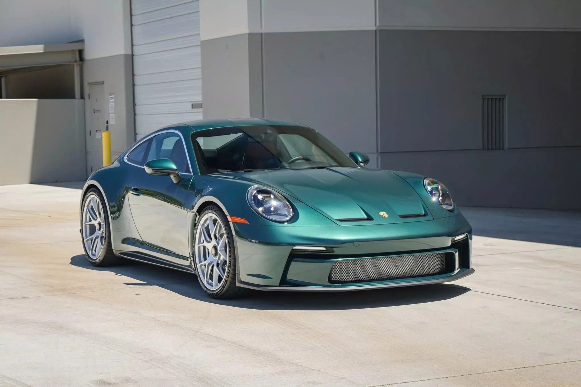 Được trả giá gấp đôi mua mới nhưng chủ nhân chiếc Porsche 911 này vẫn từ chối không bán- Ảnh 2.