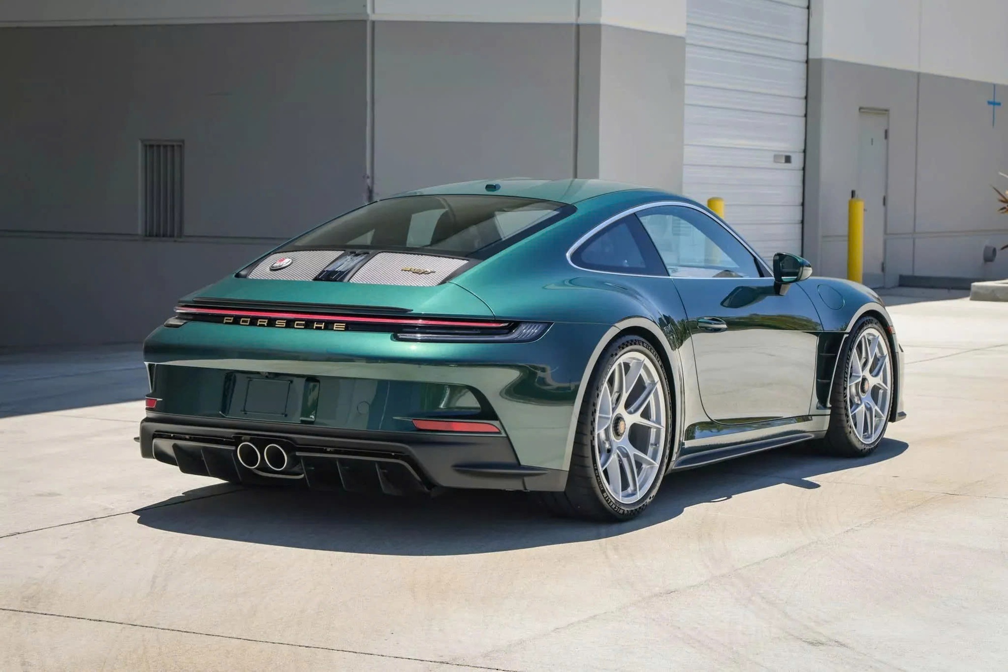 Được trả giá gấp đôi mua mới nhưng chủ nhân chiếc Porsche 911 này vẫn từ chối không bán- Ảnh 4.