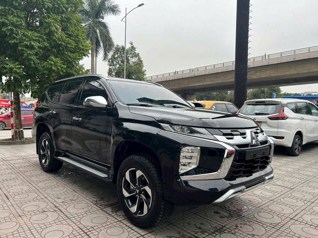 Loạt ô tô có doanh số ít nhất nửa đầu năm 2025: Civic Type R đứng nhất, 3/4 phân khúc sedan hạng D góp mặt- Ảnh 4. Loạt ô tô có doanh số ít nhất nửa đầu năm 2025: Civic Type R đứng nhất, 3/4 phân khúc sedan hạng D góp mặt- Ảnh 4.