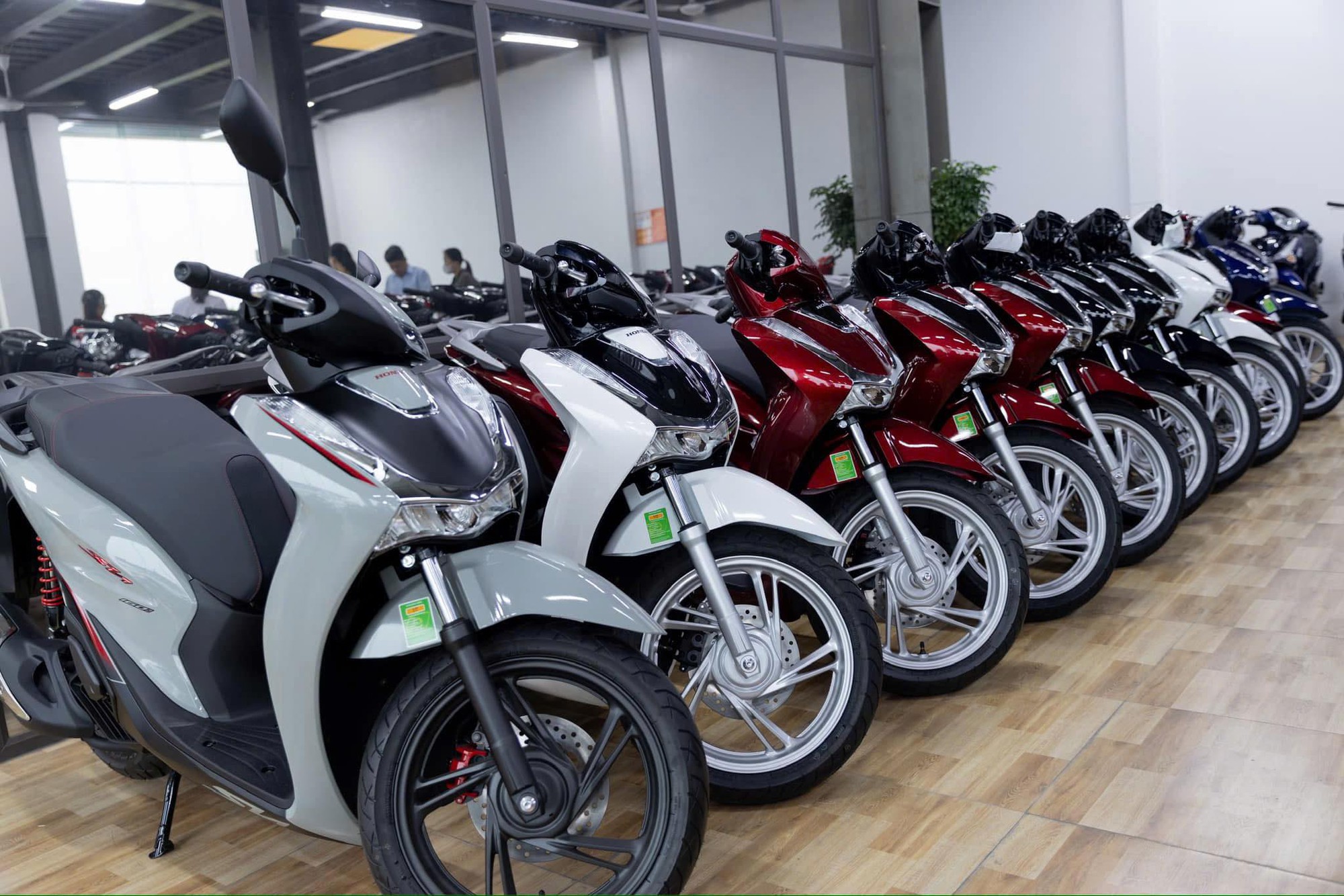 Cấm xe vào Vành đai 1 từ 2026, Honda CUV e: dễ ghi điểm trước Honda SH: Đi 100km chỉ tốn ngang mớ rau muống- Ảnh 2. Cấm xe vào Vành đai 1 từ 2026, Honda CUV e: dễ ghi điểm trước Honda SH: Đi 100km chỉ tốn ngang mớ rau muống- Ảnh 2.