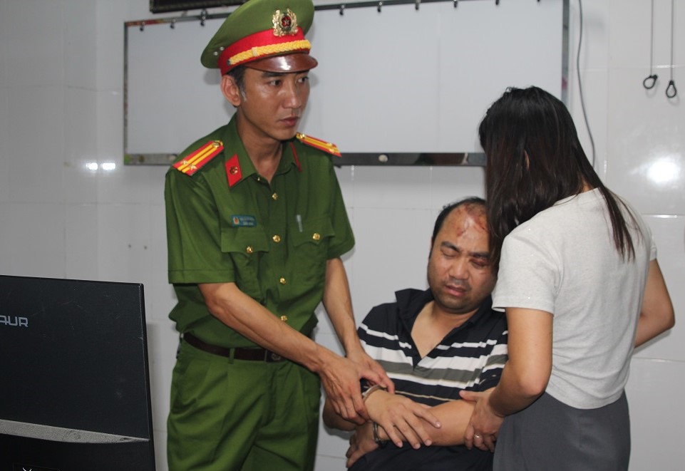 Vụ ô tô tông 2 xe máy rồi rơi xuống sông làm 3 người chết: Tạm giữ hình sự lái xe Trần Hữu Ba- Ảnh 2.