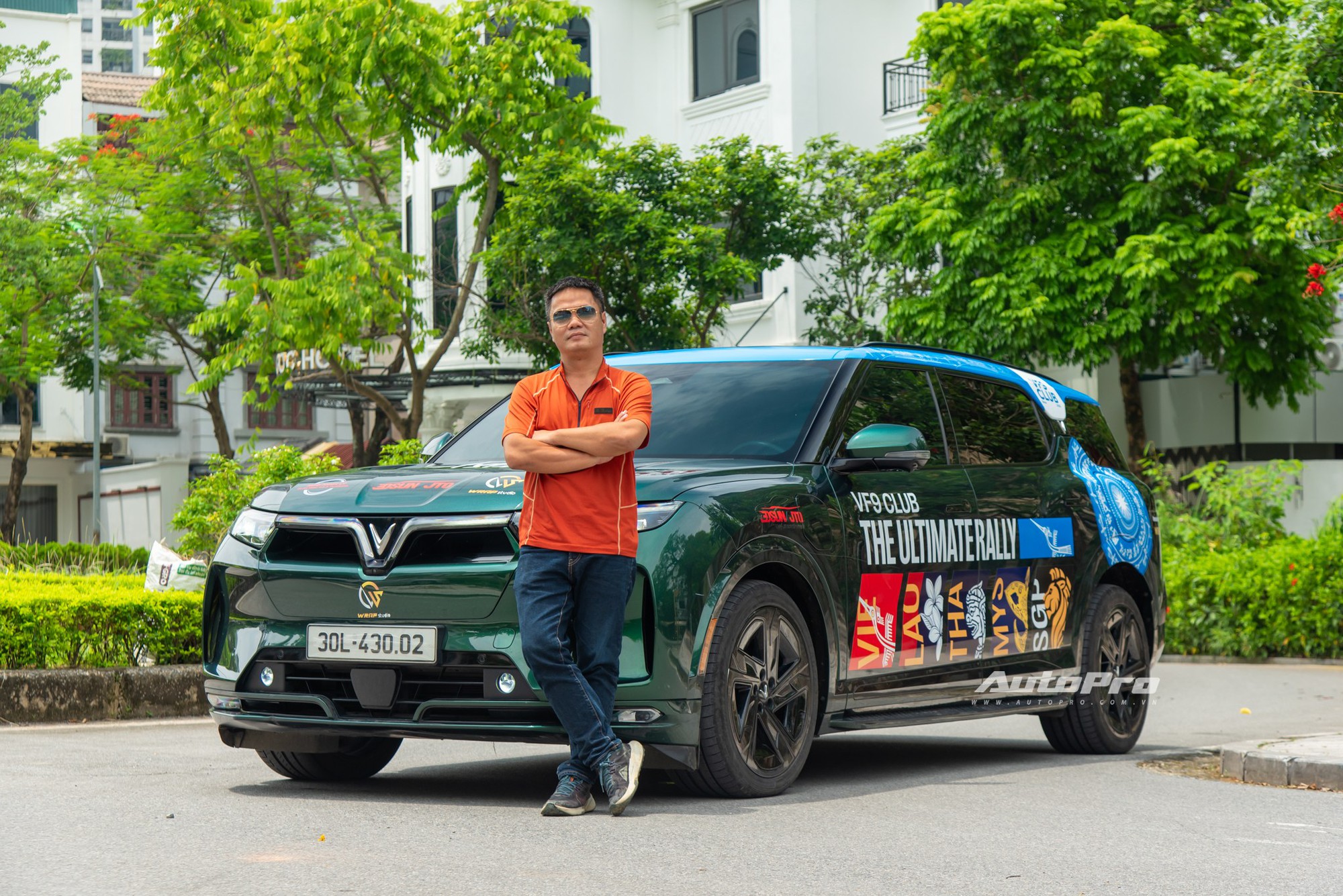Lái VinFast VF 9 ‘gánh team’ leo núi Tây Bắc sạt lở, chủ xe chia sẻ: ‘Cố phá mãi xe chưa hỏng, dùng xong bỏ xó xe sang ở nhà’- Ảnh 1. Lái VinFast VF 9 ‘gánh team’ leo núi Tây Bắc sạt lở, chủ xe chia sẻ: ‘Cố phá mãi xe chưa hỏng, dùng xong bỏ xó xe sang ở nhà’- Ảnh 1.