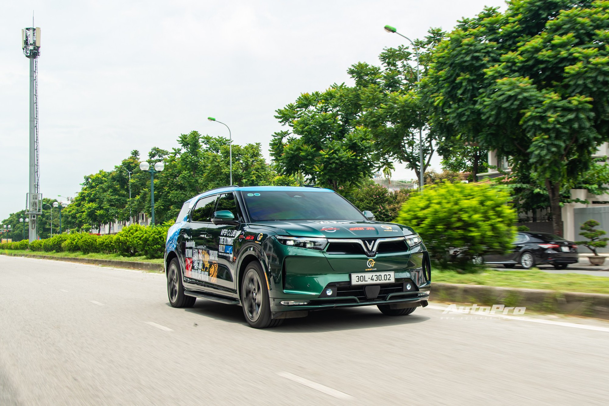 Lái VinFast VF 9 ‘gánh team’ leo núi Tây Bắc sạt lở, chủ xe chia sẻ: ‘Cố phá mãi xe chưa hỏng, dùng xong bỏ xó xe sang ở nhà’- Ảnh 6. Lái VinFast VF 9 ‘gánh team’ leo núi Tây Bắc sạt lở, chủ xe chia sẻ: ‘Cố phá mãi xe chưa hỏng, dùng xong bỏ xó xe sang ở nhà’- Ảnh 6.