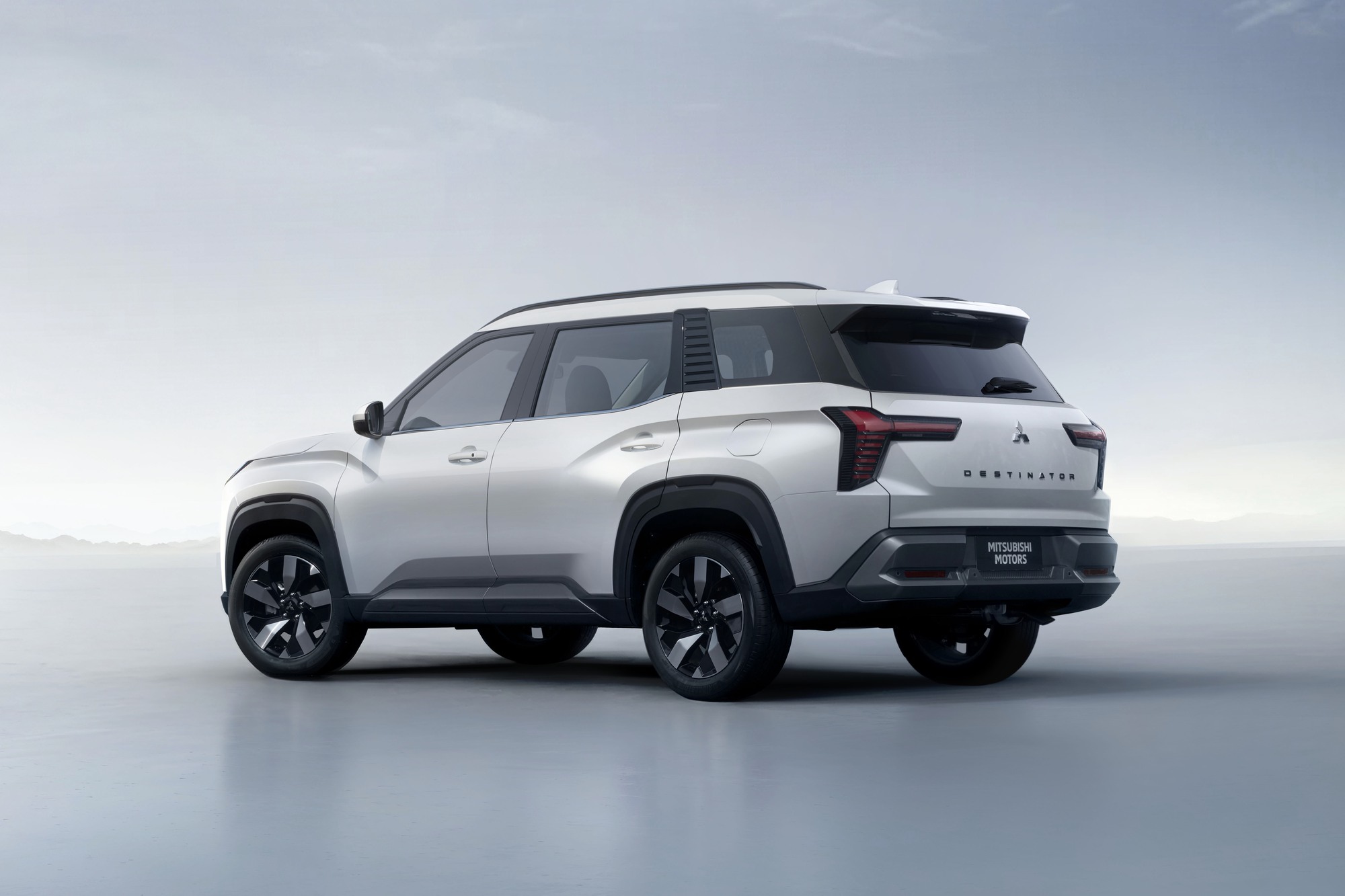 Mitsubishi Destinator ra mắt: Máy xăng 1.5L tăng áp mạnh 161 mã lực, có ADAS, sẽ hot khi về Việt Nam- Ảnh 5.
