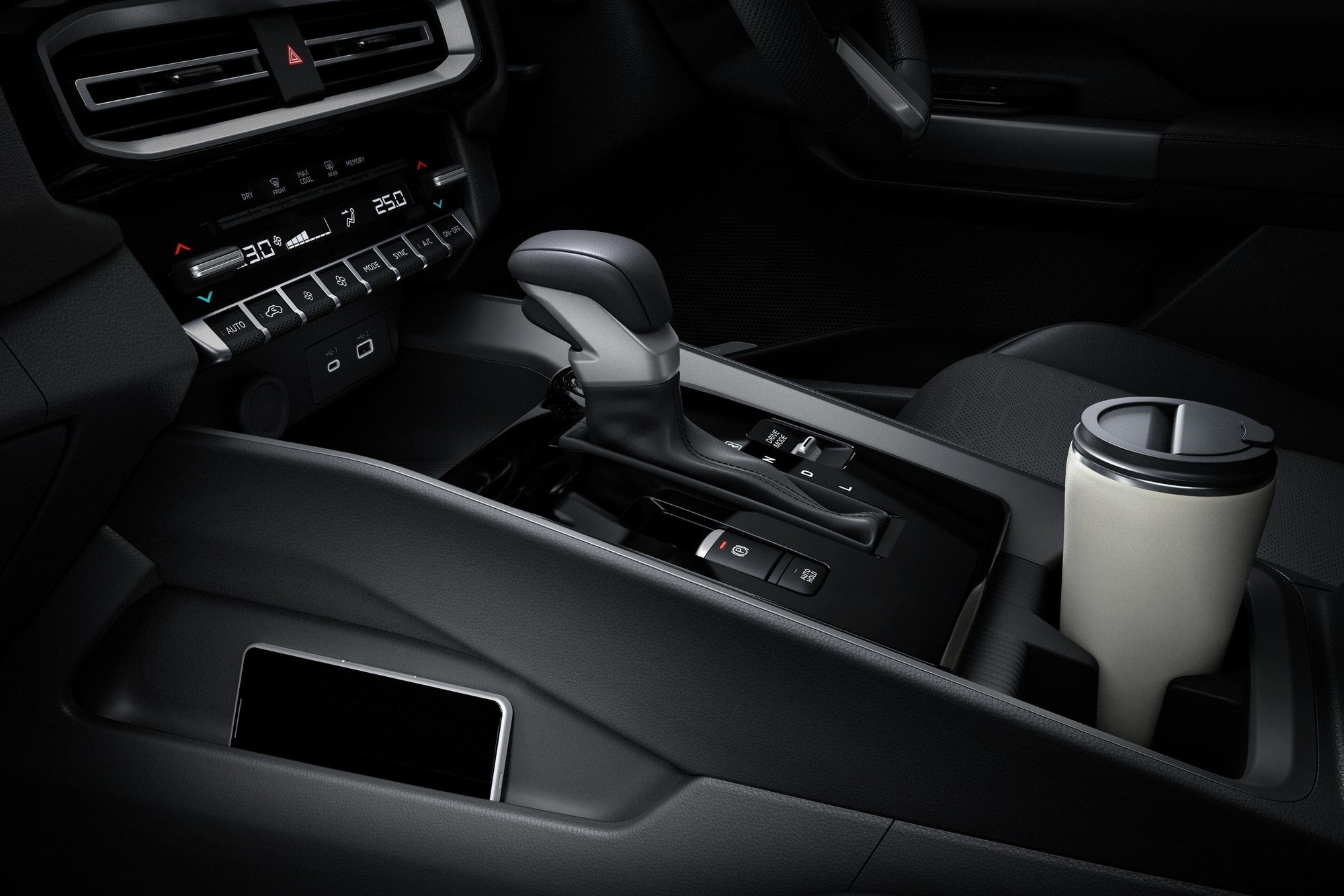 So sánh Mitsubishi Destinator và bản concept: Bỏ cần số điện tử, gương camera không còn, mâm 20 inch thành 18 inch- Ảnh 13. So sánh Mitsubishi Destinator và bản concept: Bỏ cần số điện tử, gương camera không còn, mâm 20 inch thành 18 inch- Ảnh 13.