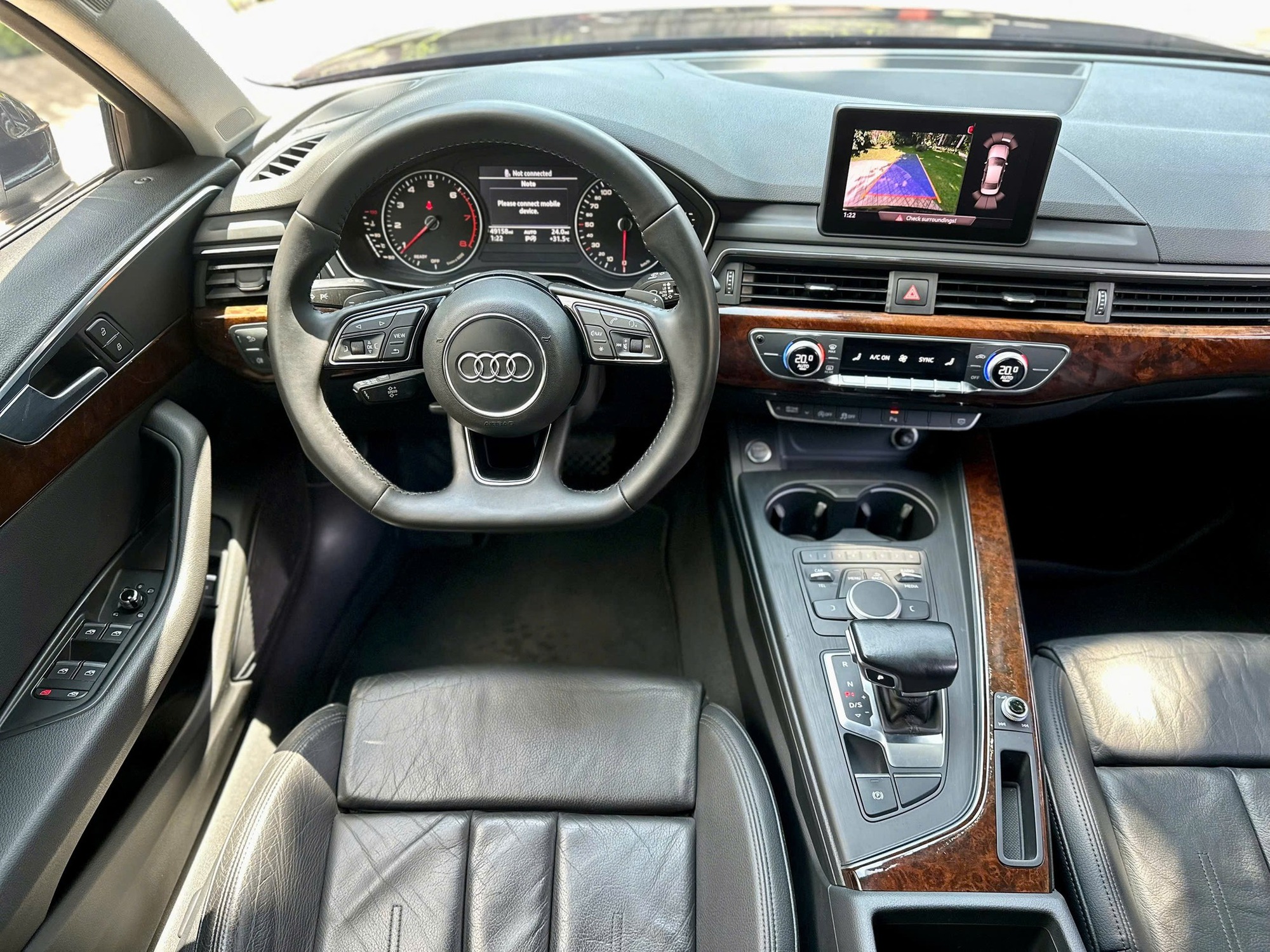Audi A4 hàng hiếm bán lại ngang Kia K3 'đập hộp': Là bản 'full option' từng dùng cho sự kiện đặc biệt với rèm và loa hàng hiệu- Ảnh 9.