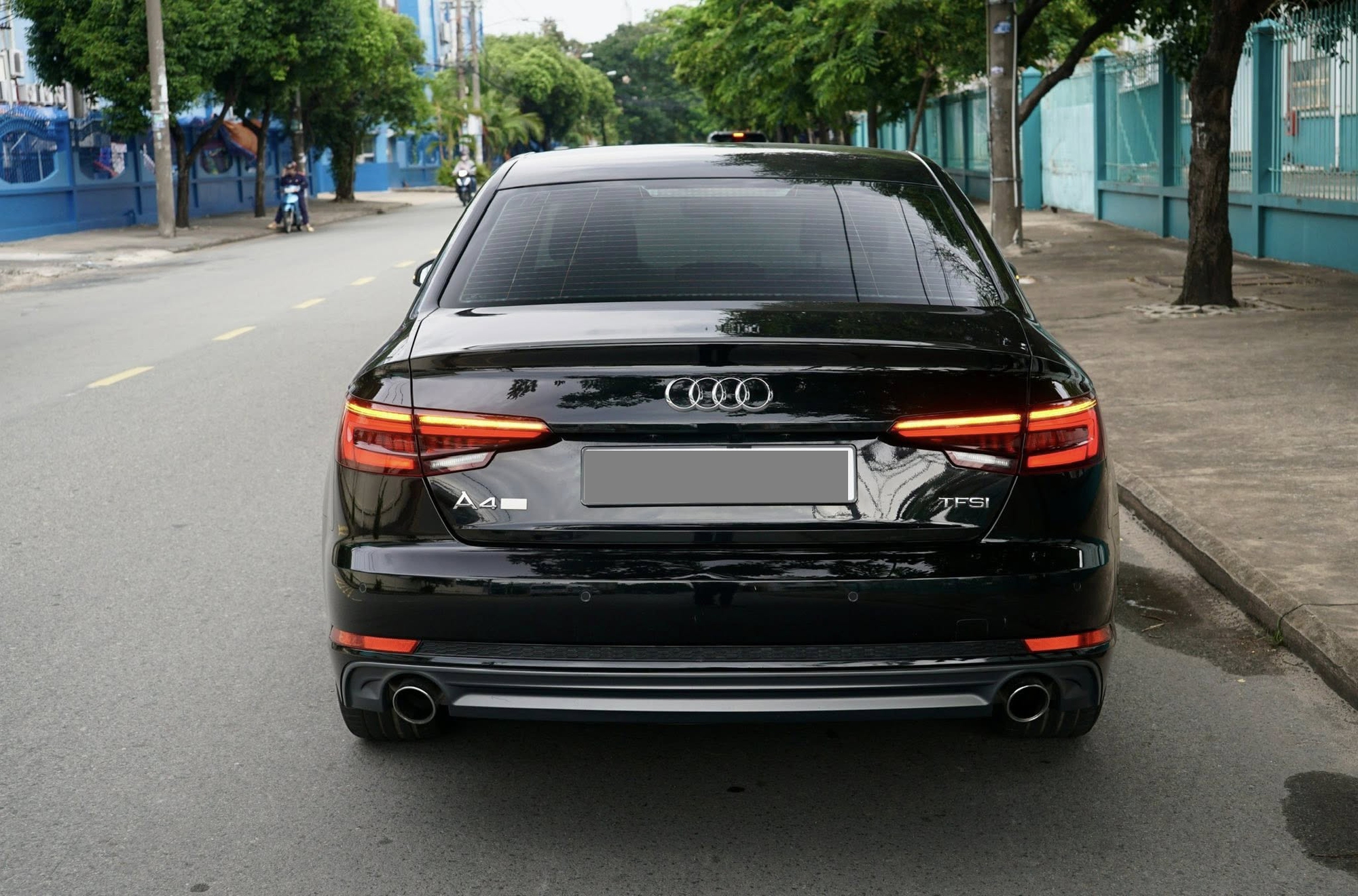 Audi A4 hàng hiếm bán lại ngang Kia K3 'đập hộp': Là bản 'full option' từng dùng cho sự kiện đặc biệt với rèm và loa hàng hiệu- Ảnh 6.