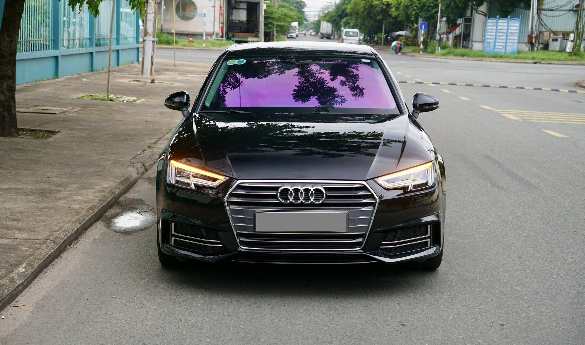 Audi A4 hàng hiếm bán lại ngang Kia K3 'đập hộp': Là bản 'full option' từng dùng cho sự kiện đặc biệt với rèm và loa hàng hiệu- Ảnh 4.