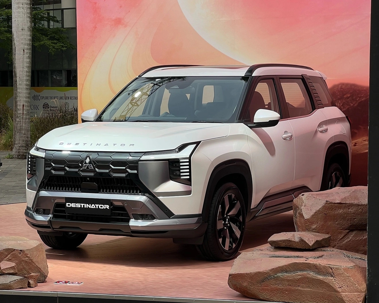 Đây là sự khác biệt giữa 3 bản Mitsubishi Destinator mà khách Việt có thể tham khảo trước khi chốt cọc- Ảnh 4. Đây là sự khác biệt giữa 3 bản Mitsubishi Destinator mà khách Việt có thể tham khảo trước khi chốt cọc- Ảnh 4.