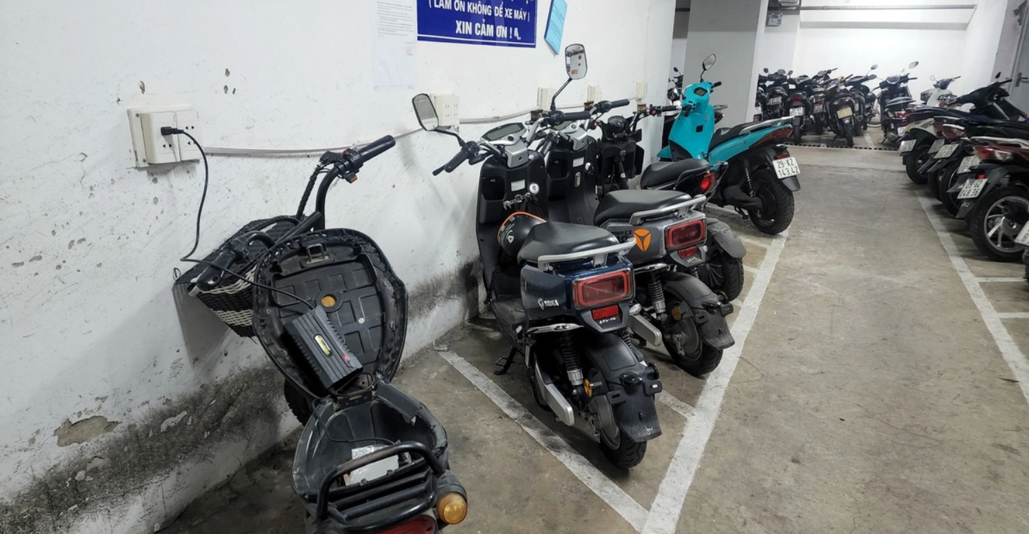 Sạc xe điện tại nhà có thể bị phạt tới 100 triệu đồng?- Ảnh 1.