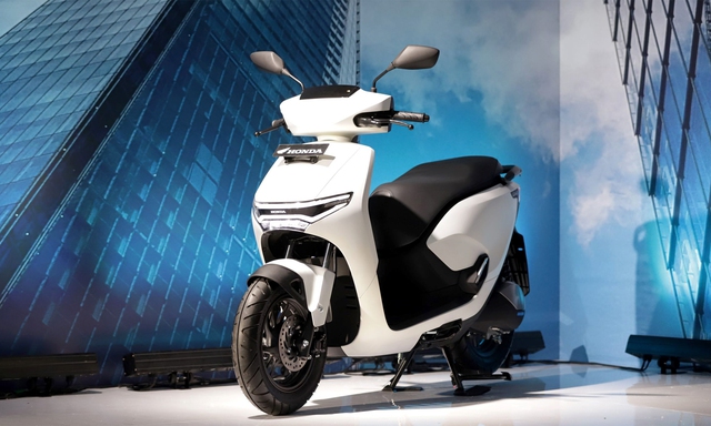 Xe máy điện của Honda, Yamaha đã lên kệ: Giá bán thế nào, đi được bao xa, sạc có nhanh không?- Ảnh 3.