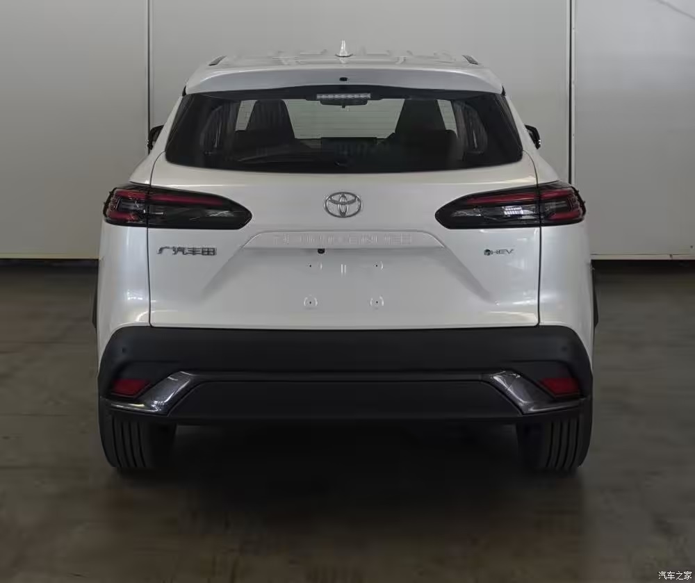 Xuất hiện Toyota Corolla Cross dáng lạ: Trông như thể xe điện, dài hơn, mạnh hơn bản bán ở Việt Nam- Ảnh 3. Xuất hiện Toyota Corolla Cross dáng lạ: Trông như thể xe điện, dài hơn, mạnh hơn bản bán ở Việt Nam- Ảnh 3.