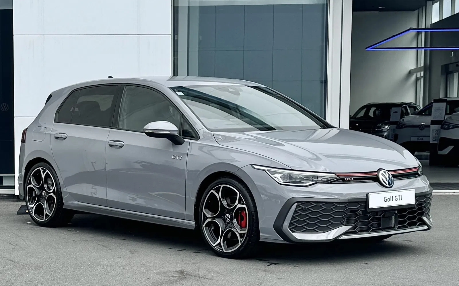 VW Golf lần đầu bán chính hãng tại Việt Nam: Giá dự kiến từ trên 1,2 tỷ đồng, 4 bản, có bản cực mạnh đấu Civic Type R- Ảnh 2. VW Golf lần đầu bán chính hãng tại Việt Nam: Giá dự kiến từ trên 1,2 tỷ đồng, 4 bản, có bản cực mạnh đấu Civic Type R- Ảnh 2.