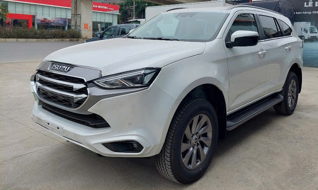 Isuzu mu-X giảm giá sốc xuống còn 875 triệu đồng, rẻ ngang SUV hạng C, hợp với người dùng không 'kén mã'- Ảnh 3.