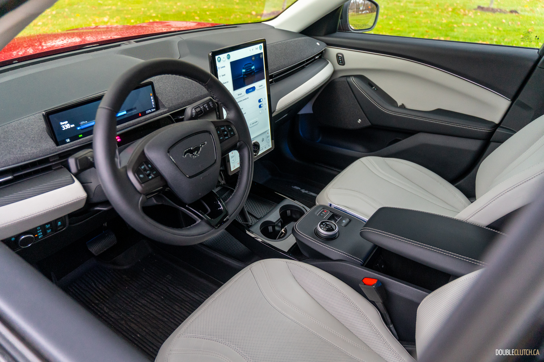 Đây là bản Ford Mustang Mach-E sắp bán tại Việt Nam: Diện mạo khác xe nhập tư, pin khủng, đầy bình có thể chạy Hà Nội - Quảng Bình- Ảnh 7. Đây là bản Ford Mustang Mach-E sắp bán tại Việt Nam: Diện mạo khác xe nhập tư, pin khủng, đầy bình có thể chạy Hà Nội - Quảng Bình- Ảnh 7.