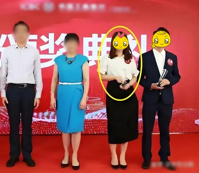 Lộ bằng chứng vợ giám đốc ngân hàng chuyển 700 triệu cho HLV thể hình mua ô tô, kèm lời nhắn gây sốc?- Ảnh 5.