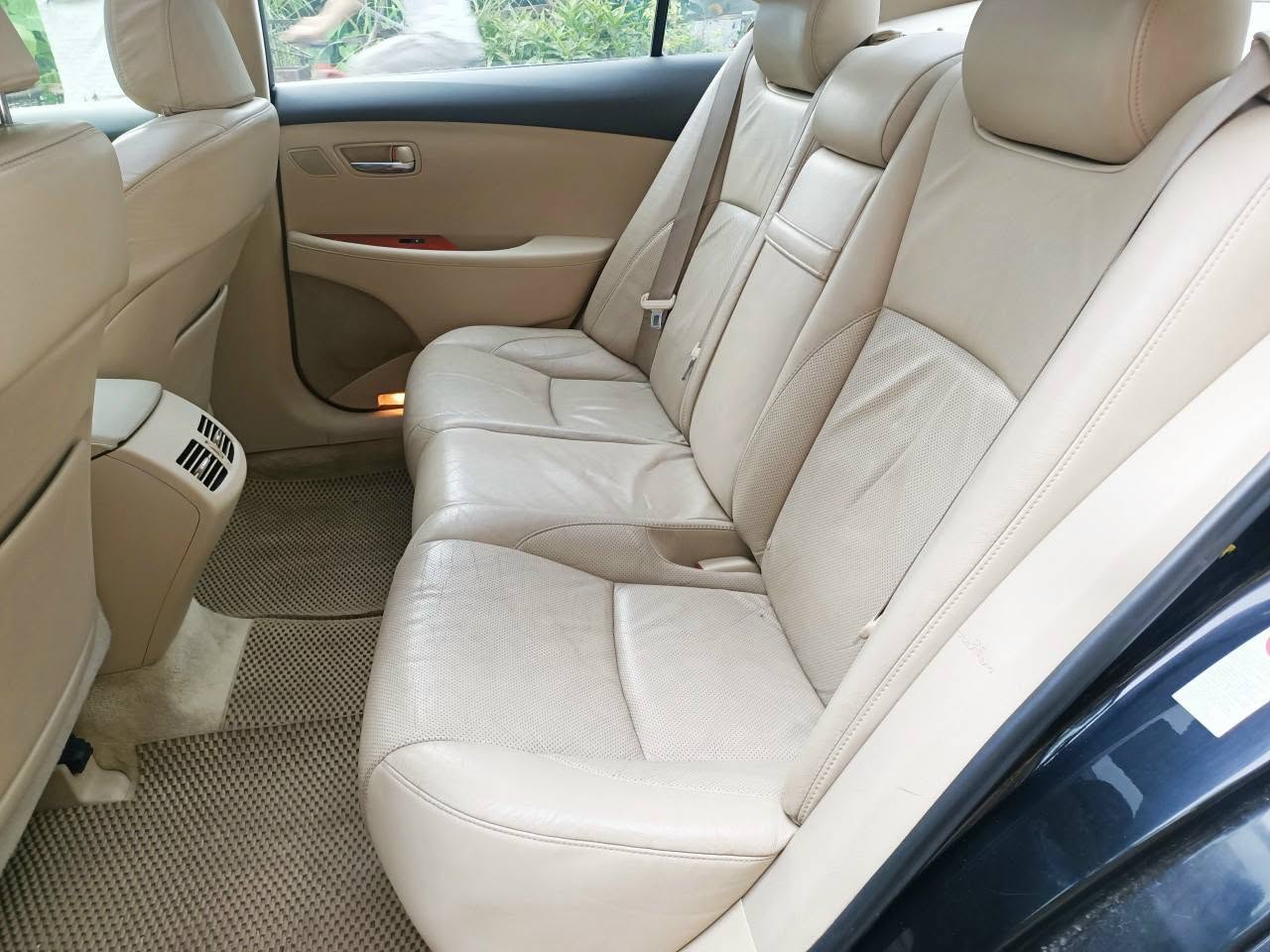 Lexus ES 350 2009 rao rẻ 'như Hyundai-Kia', người bán chia sẻ: Mua mới hơn 3 tỷ, chủ cũ 'giữ gìn chăm sóc rất kỹ'- Ảnh 11. Lexus ES 350 2009 rao rẻ 'như Hyundai-Kia', người bán chia sẻ: Mua mới hơn 3 tỷ, chủ cũ 'giữ gìn chăm sóc rất kỹ'- Ảnh 11.