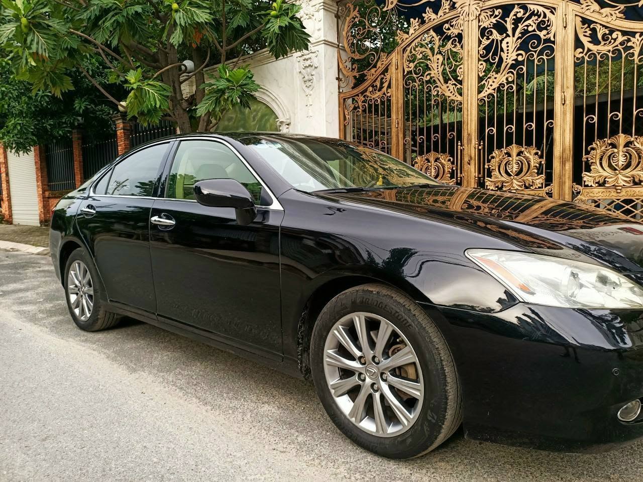 Lexus ES 350 2009 rao rẻ 'như Hyundai-Kia', người bán chia sẻ: Mua mới hơn 3 tỷ, chủ cũ 'giữ gìn chăm sóc rất kỹ'- Ảnh 2. Lexus ES 350 2009 rao rẻ 'như Hyundai-Kia', người bán chia sẻ: Mua mới hơn 3 tỷ, chủ cũ 'giữ gìn chăm sóc rất kỹ'- Ảnh 2.