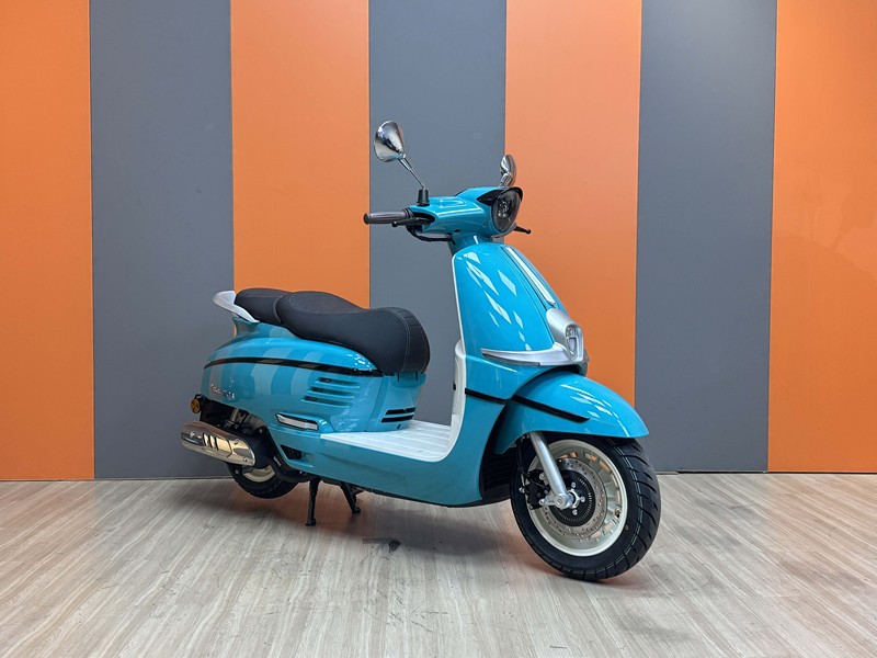 Xe tay ga phong cách Ý hiện đại như SH 160i nhưng giá chỉ ngang Air Blade ở Việt Nam- Ảnh 2.