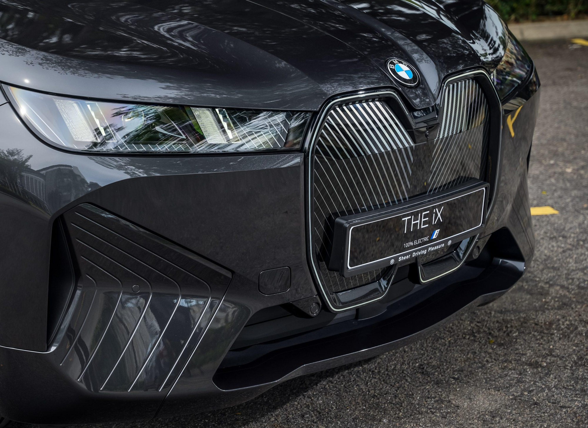 BMW iX từng gây chú ý tại Việt Nam có bản nâng cấp cho ĐNÁ: Mạnh ngang Taycan mà chạy tới hơn 700km mới phải sạc- Ảnh 9. BMW iX từng gây chú ý tại Việt Nam có bản nâng cấp cho ĐNÁ: Mạnh ngang Taycan mà chạy tới hơn 700km mới phải sạc- Ảnh 9.