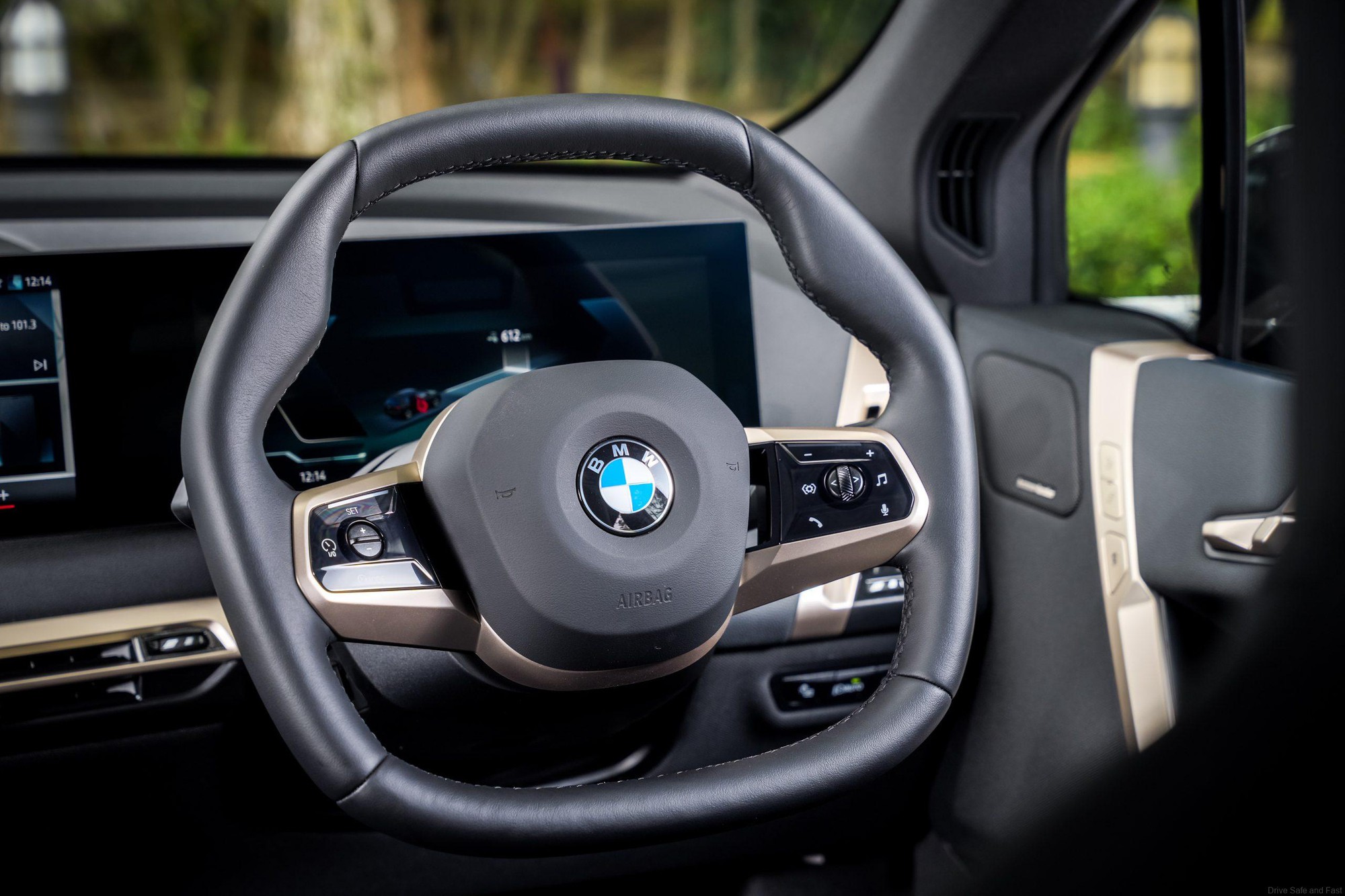 BMW iX từng gây chú ý tại Việt Nam có bản nâng cấp cho ĐNÁ: Mạnh ngang Taycan mà chạy tới hơn 700km mới phải sạc- Ảnh 15. BMW iX từng gây chú ý tại Việt Nam có bản nâng cấp cho ĐNÁ: Mạnh ngang Taycan mà chạy tới hơn 700km mới phải sạc- Ảnh 15.