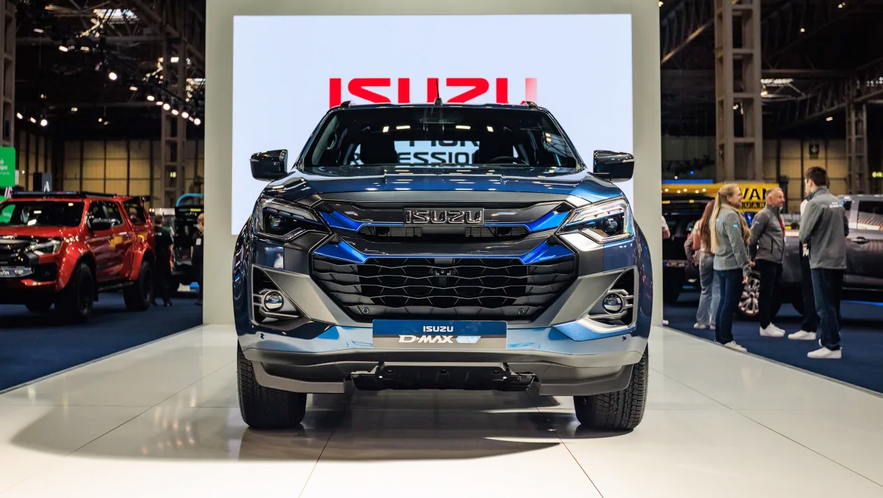 Isuzu D-Max bản điện chốt giá dễ gây giật mình: Đắt gấp rưỡi bản máy dầu nhưng chỉ chạy được hơn 260km/sạc- Ảnh 2. Isuzu D-Max bản điện chốt giá dễ gây giật mình: Đắt gấp rưỡi bản máy dầu nhưng chỉ chạy được hơn 260km/sạc- Ảnh 2.