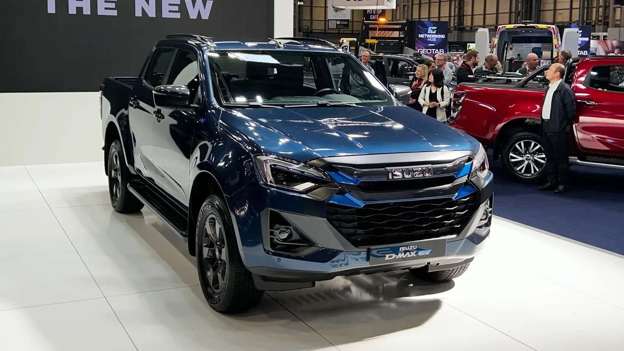 Isuzu D-Max bản điện chốt giá dễ gây giật mình: Đắt gấp rưỡi bản máy dầu nhưng chỉ chạy được hơn 260km/sạc- Ảnh 3. Isuzu D-Max bản điện chốt giá dễ gây giật mình: Đắt gấp rưỡi bản máy dầu nhưng chỉ chạy được hơn 260km/sạc- Ảnh 3.