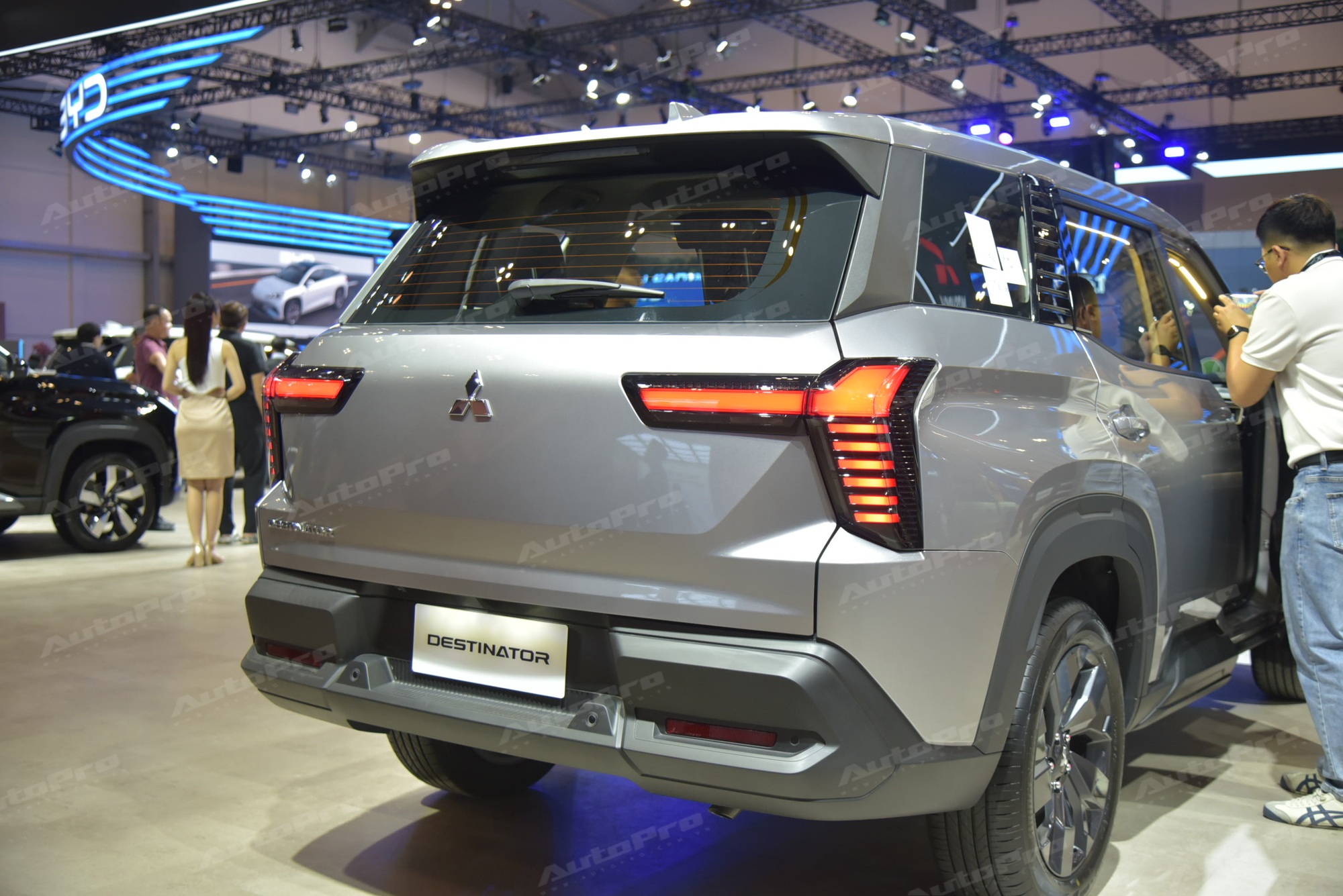 Chi tiết Mitsubishi Destinator GLS: Giá quy đổi từ 617 triệu đồng, phù hợp cho người thực dụng không cần quá nhiều tiện nghi nhưng muốn cabin rộng và gầm cao hẳn- Ảnh 13. Chi tiết Mitsubishi Destinator GLS: Giá quy đổi từ 617 triệu đồng, phù hợp cho người thực dụng không cần quá nhiều tiện nghi nhưng muốn cabin rộng và gầm cao hẳn- Ảnh 13.