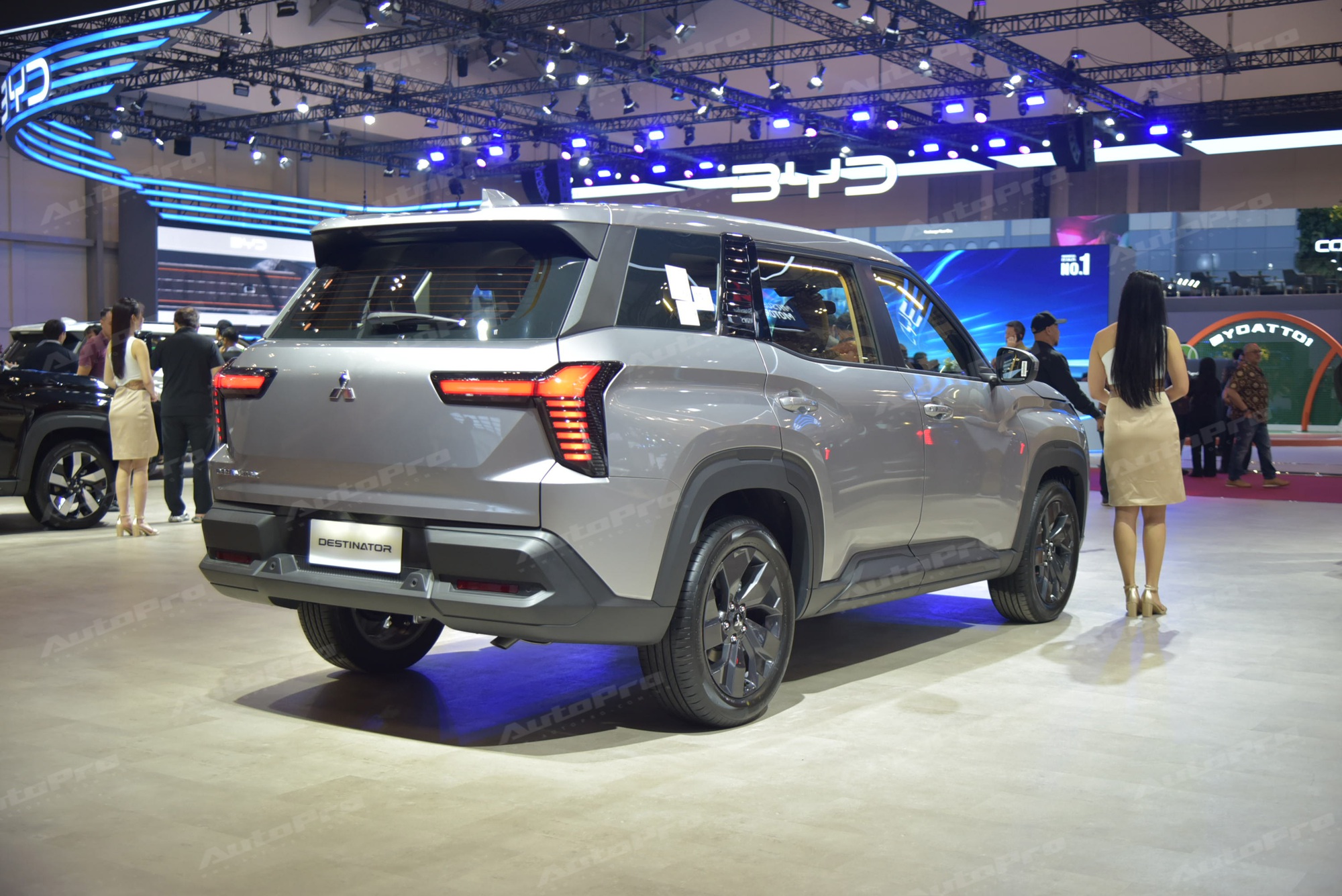 Chi tiết Mitsubishi Destinator GLS: Giá quy đổi từ 617 triệu đồng, phù hợp cho người thực dụng không cần quá nhiều tiện nghi nhưng muốn cabin rộng và gầm cao hẳn- Ảnh 12. Chi tiết Mitsubishi Destinator GLS: Giá quy đổi từ 617 triệu đồng, phù hợp cho người thực dụng không cần quá nhiều tiện nghi nhưng muốn cabin rộng và gầm cao hẳn- Ảnh 12.