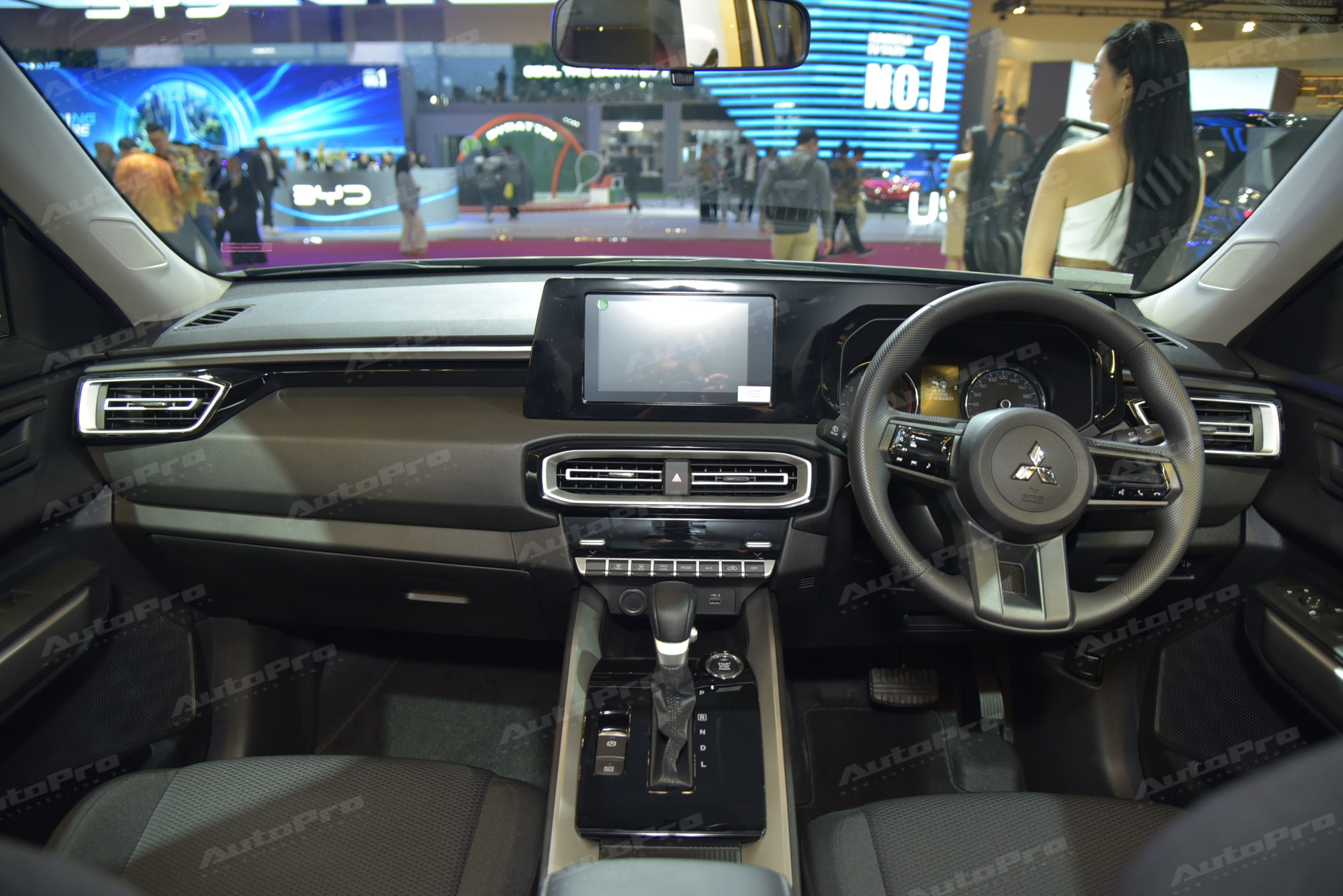 Chi tiết Mitsubishi Destinator GLS: Giá quy đổi từ 617 triệu đồng, phù hợp cho người thực dụng không cần quá nhiều tiện nghi nhưng muốn cabin rộng và gầm cao hẳn- Ảnh 3. Chi tiết Mitsubishi Destinator GLS: Giá quy đổi từ 617 triệu đồng, phù hợp cho người thực dụng không cần quá nhiều tiện nghi nhưng muốn cabin rộng và gầm cao hẳn- Ảnh 3.