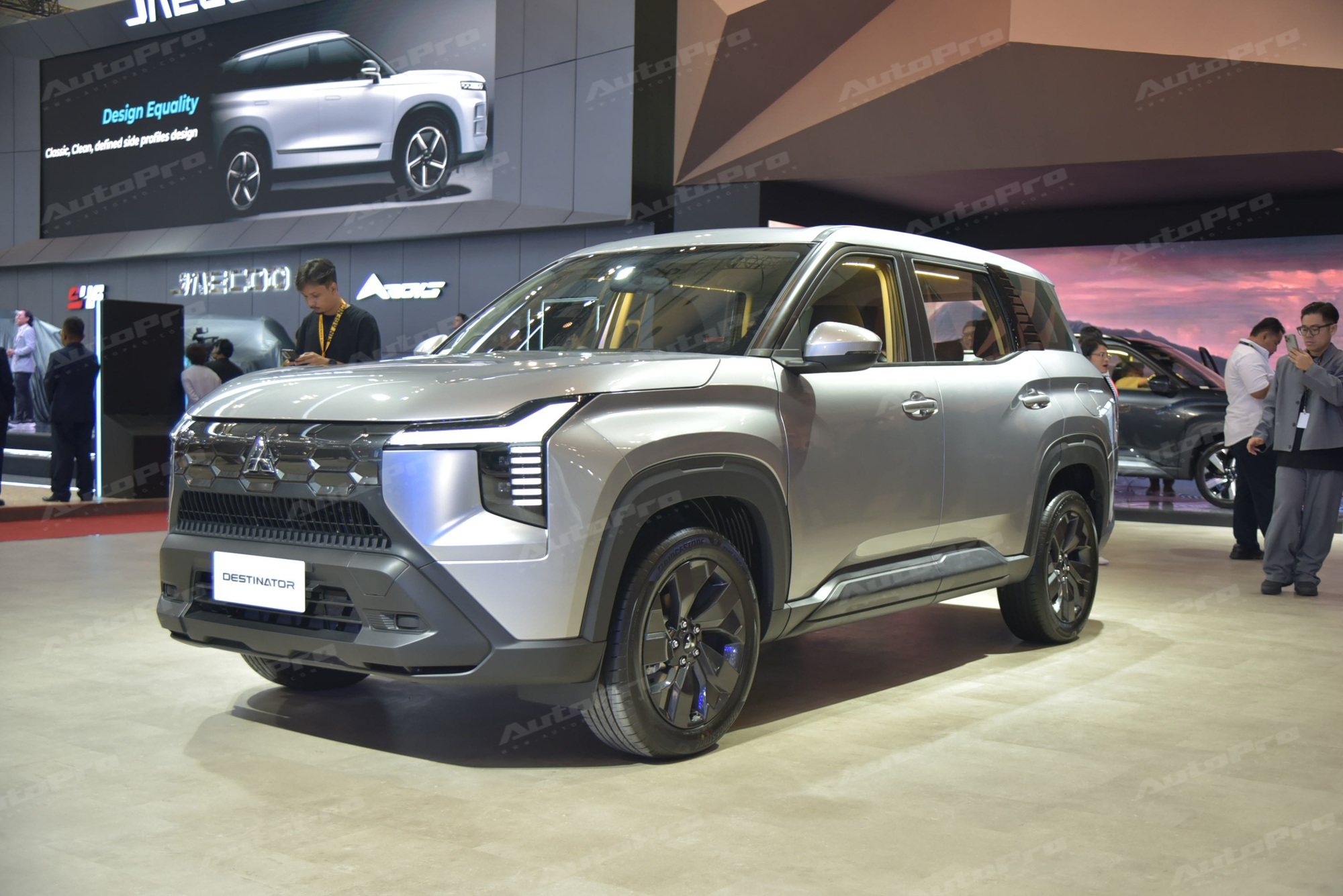 Chi tiết Mitsubishi Destinator GLS: Giá quy đổi từ 617 triệu đồng, phù hợp cho người thực dụng không cần quá nhiều tiện nghi nhưng muốn cabin rộng và gầm cao hẳn- Ảnh 1. Chi tiết Mitsubishi Destinator GLS: Giá quy đổi từ 617 triệu đồng, phù hợp cho người thực dụng không cần quá nhiều tiện nghi nhưng muốn cabin rộng và gầm cao hẳn- Ảnh 1.